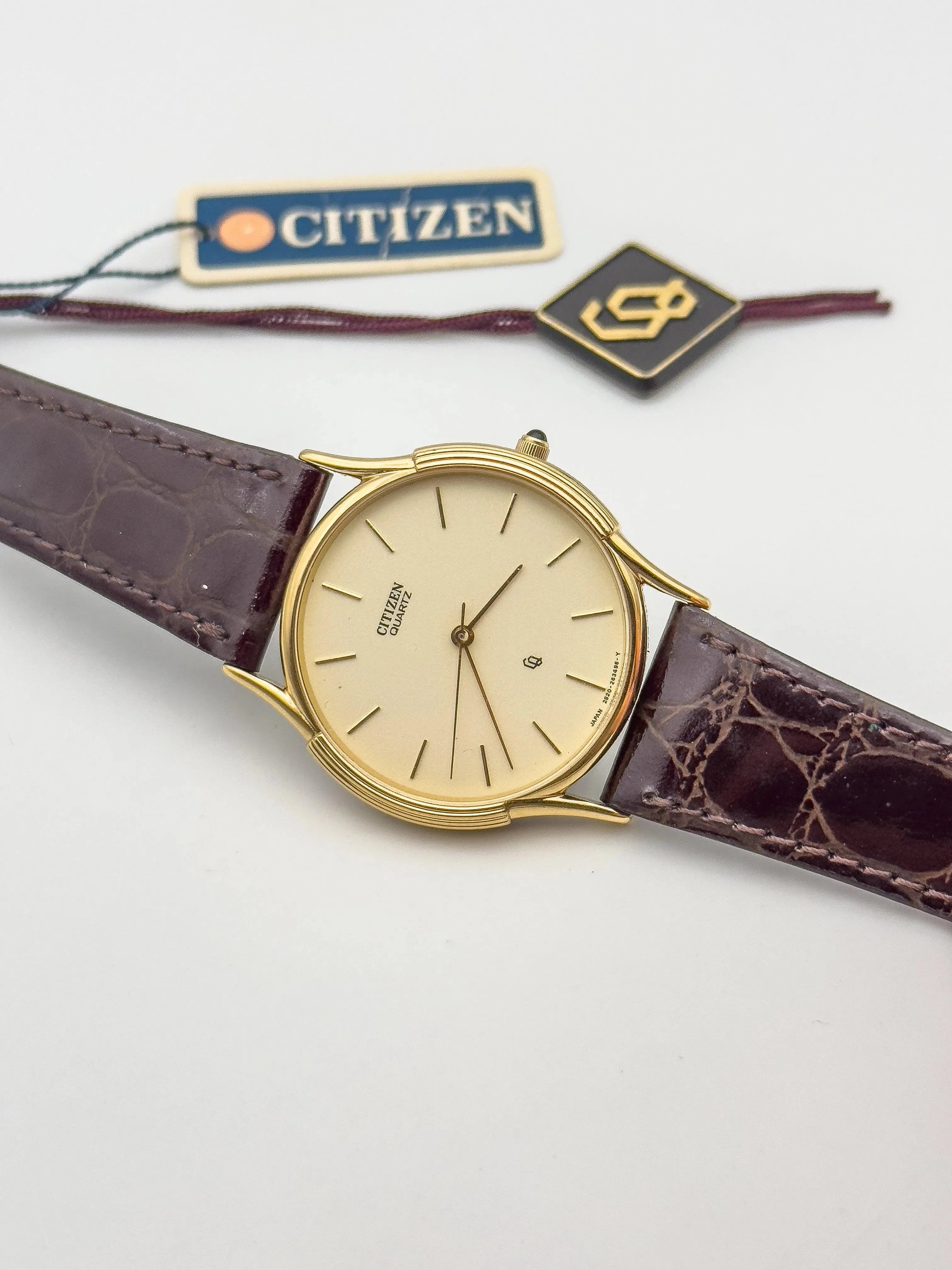 Citizen - Lemon Gold Cabochon - NOS - 1980s - Atelier Victor Paris - Vintage Watch Shop Dubai