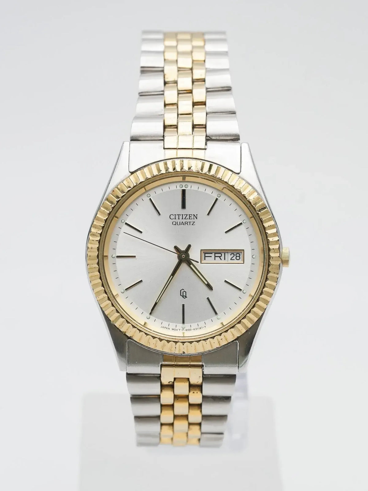 Citizen Quartz vintage watch with two-tone steel and gold bracelet, white dial, day-date display