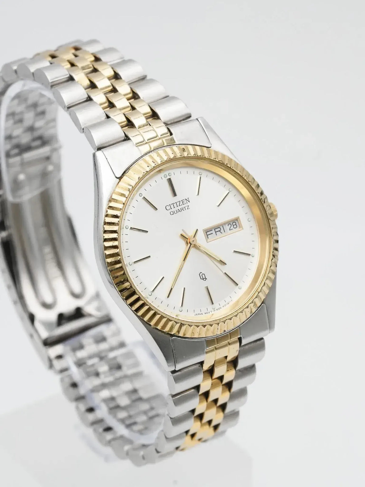 Citizen quartz watch with two-tone steel and gold bracelet, white dial, day-date display