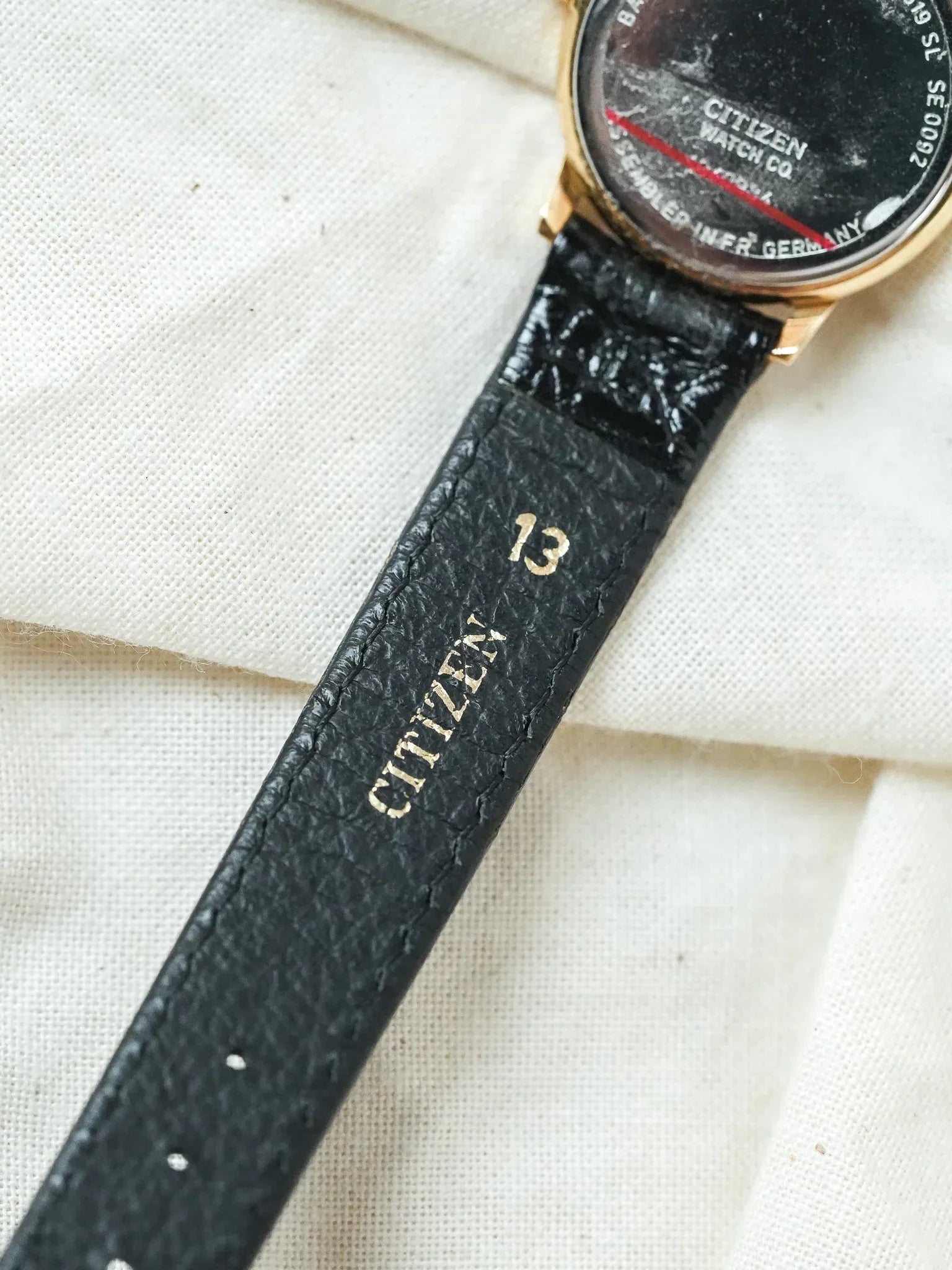 Citizen - Mini Montre habillée Cabochon Or Chiffres Romain - NOS - 1991 - Atelier Victor