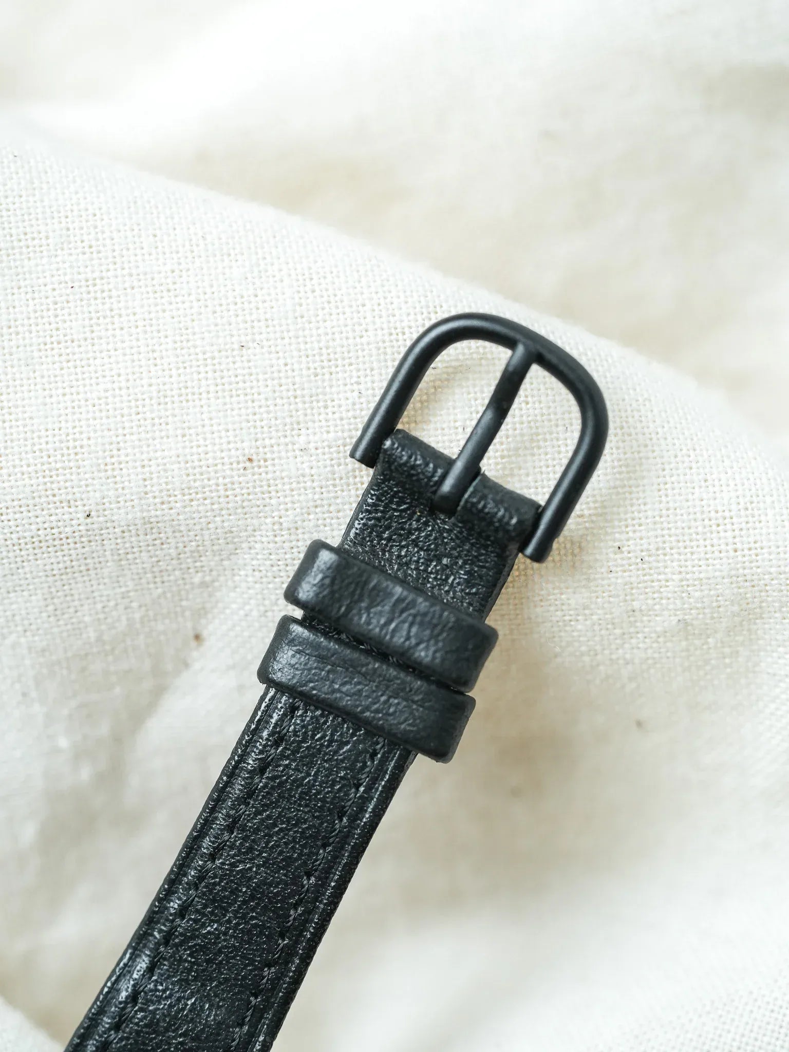 Citizen - Mini Tank PVD Noir Cadran blanc tapissé Dorures Or - NOS - 1980s - Atelier Victor