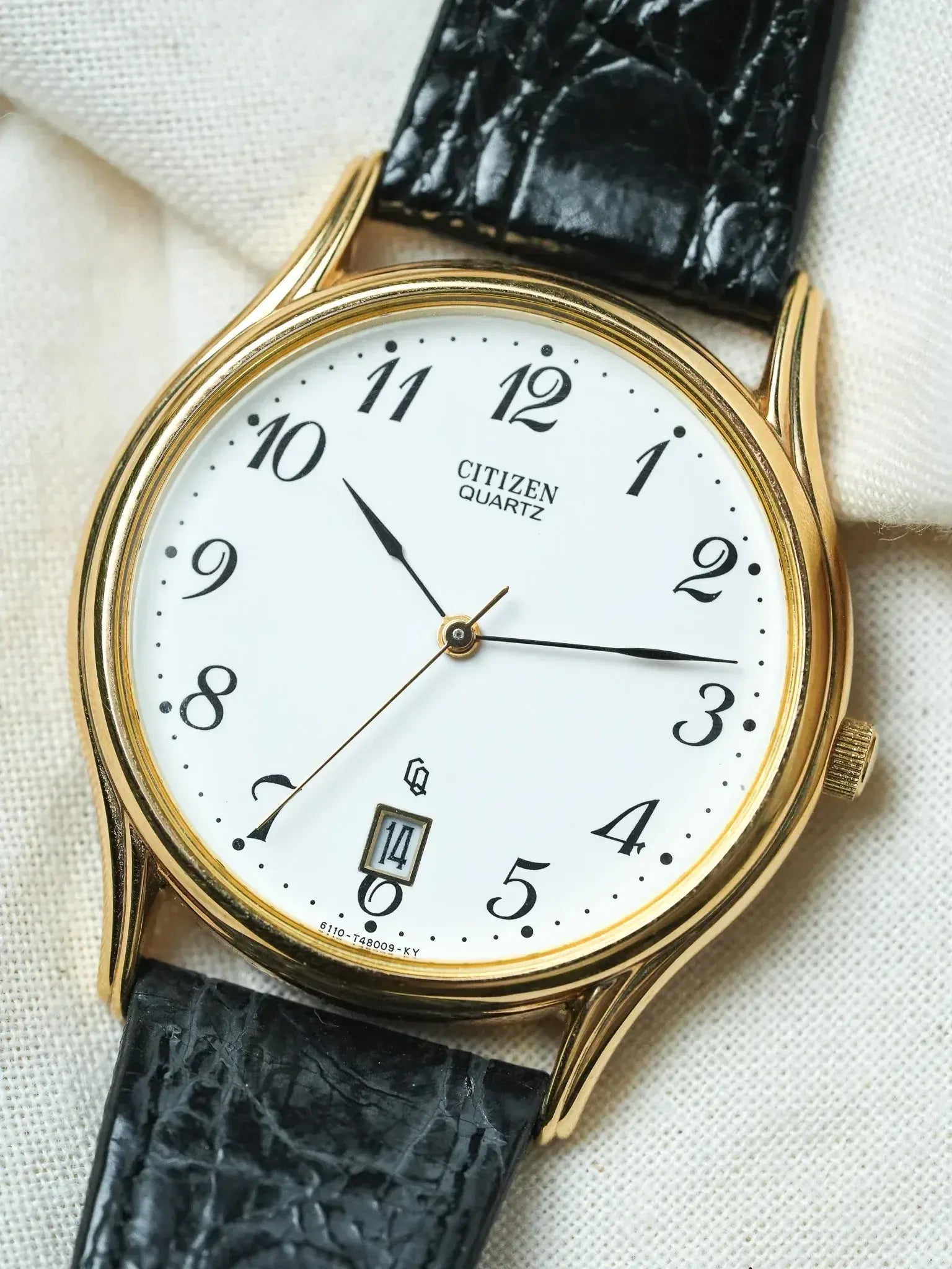 Citizen - Extra-Thin Round Gold Date 6H - NOS - 1990 - Atelier Victor
