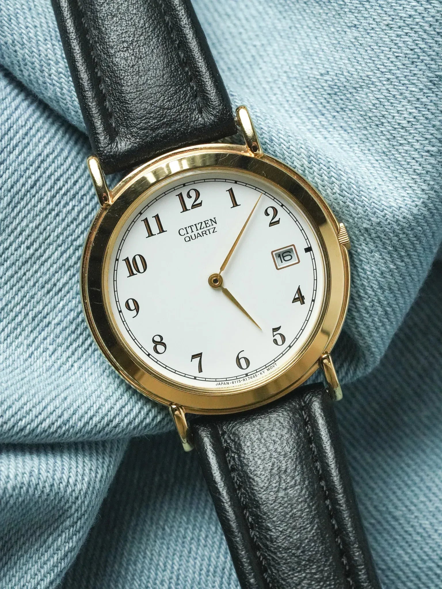 Citizen - Ronde Or cadran blanc date 3H - 1992 - Atelier Victor - Vintage  Shop