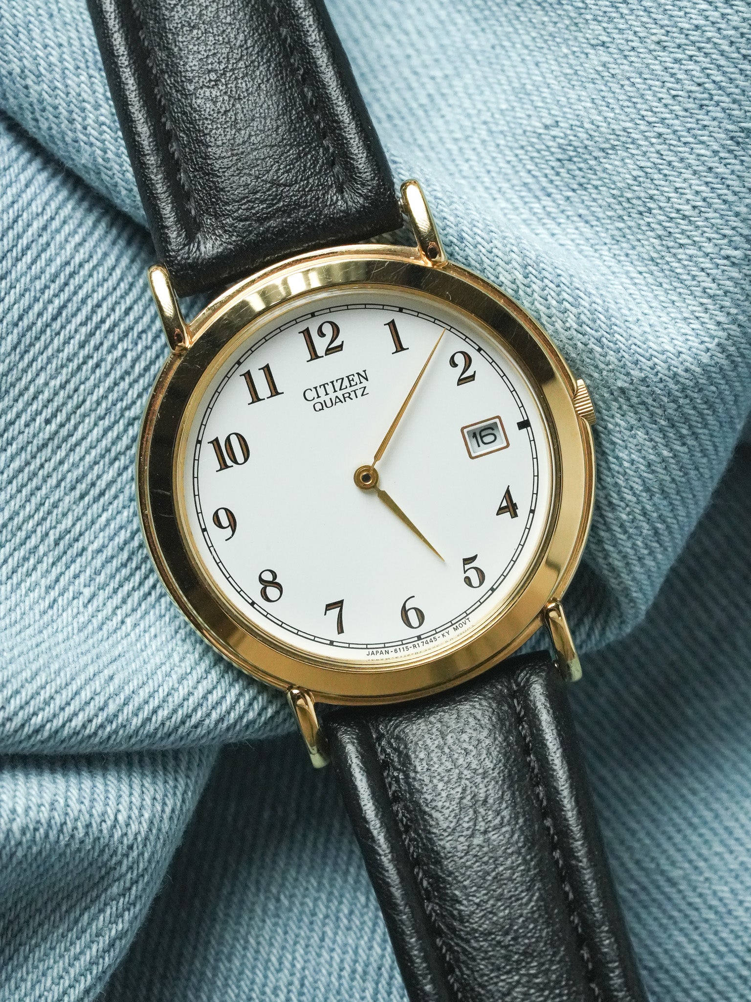 Citizen - Ronde Or cadran blanc date 3H - 1992 - Atelier Victor - Vintage  Shop