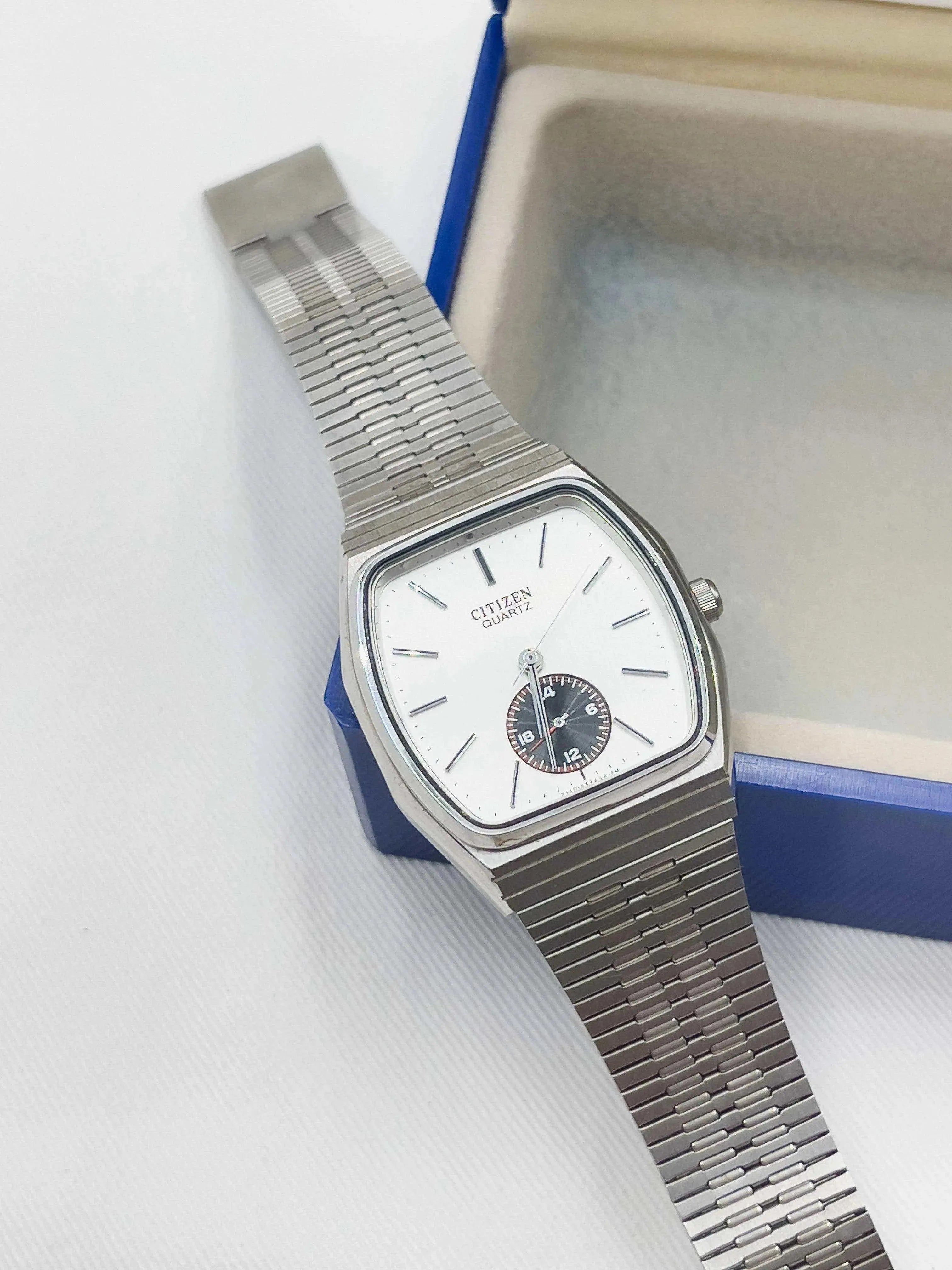 Citizen - Sub Second Steel - 1984 - Atelier Victor Paris - Vintage Watch Shop Dubai