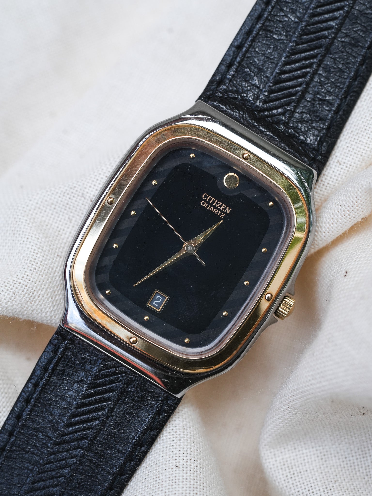 Citizen - Tank Acier Lunette or date 6h - NOS - 1985 - Atelier Victor - Vintage  Shop