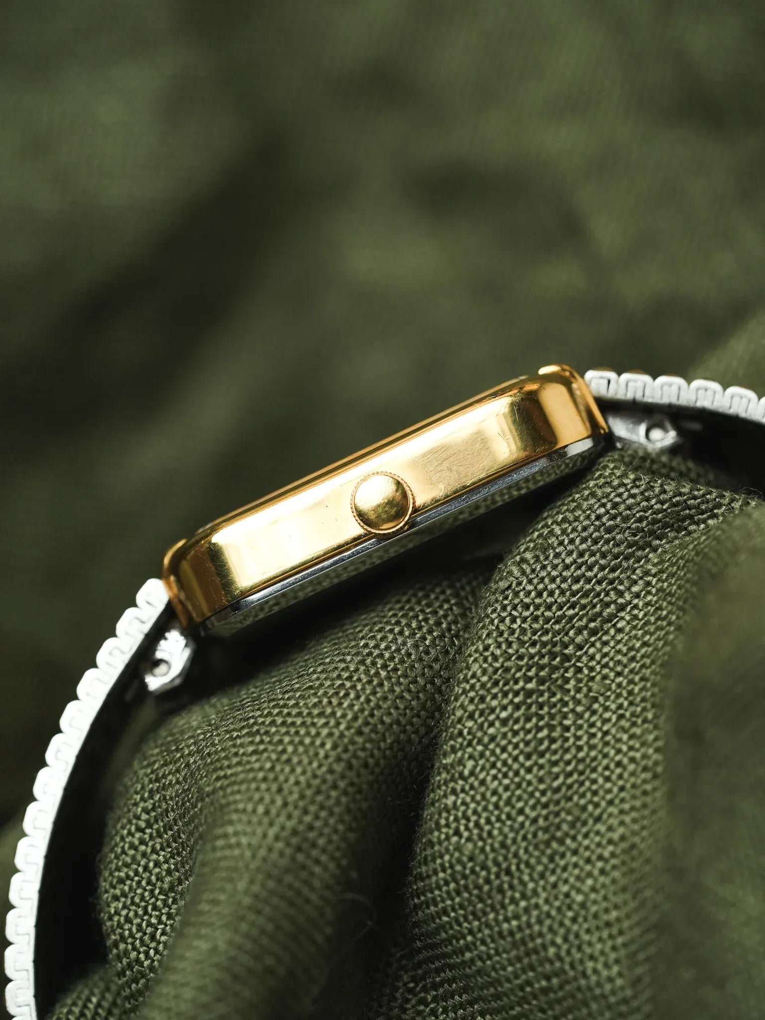 Citizen - Tank bracelet intégré acier or - NOS - 1990s - Atelier Victor