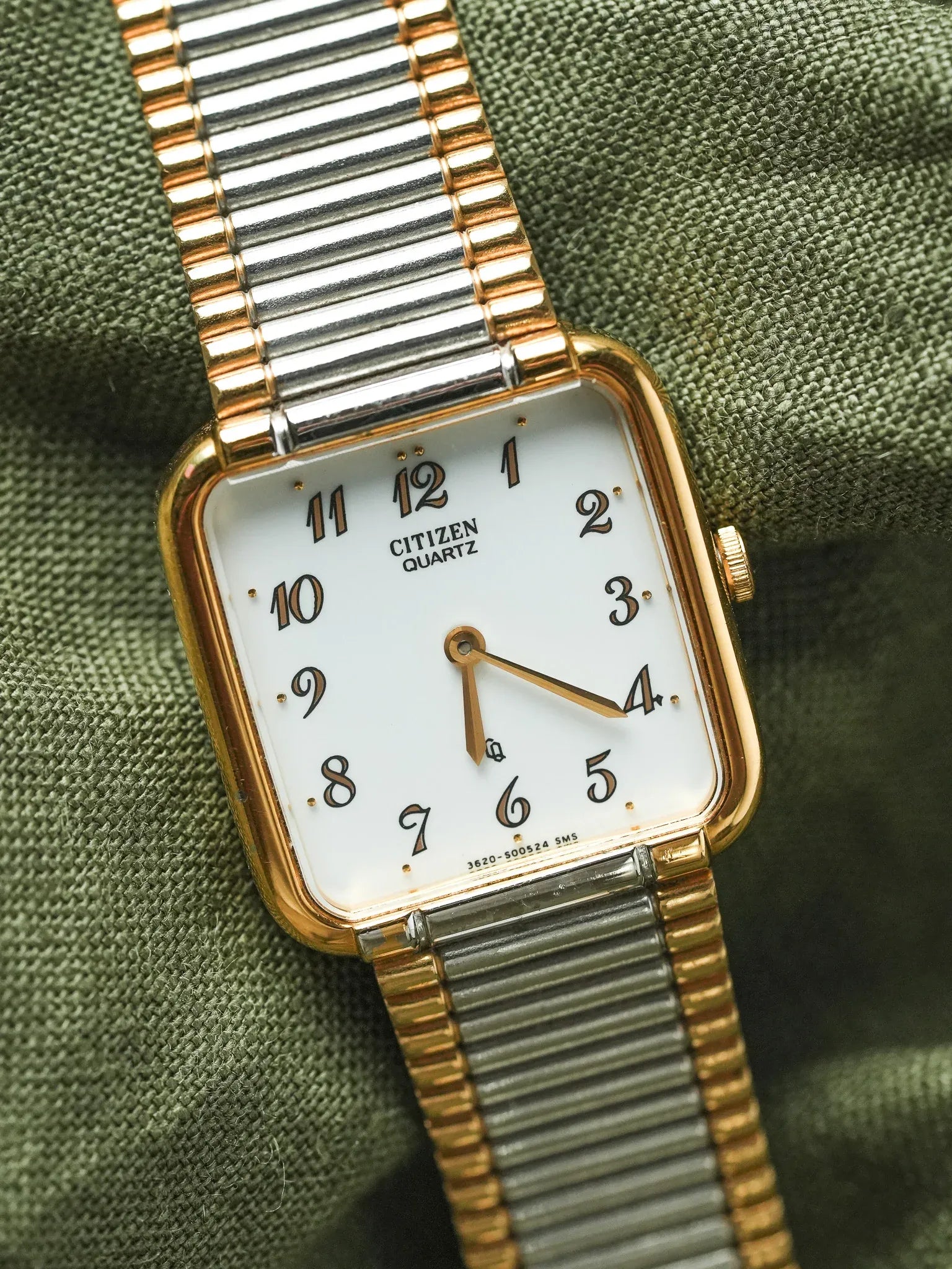 Citizen - Tank bracelet intégré acier or - NOS - 1990s - Atelier Victor