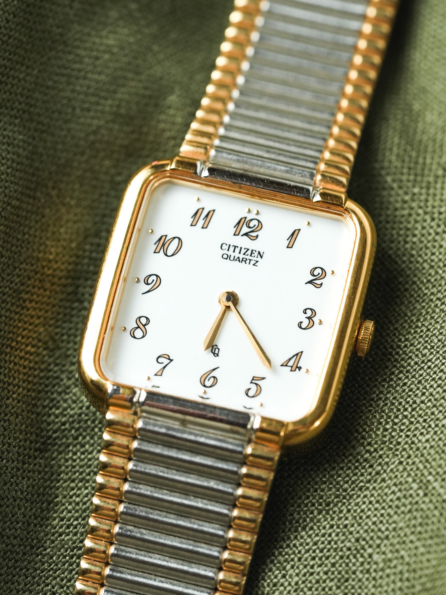 Citizen - Tank bracelet intégré acier or - NOS - 1990s - Atelier Victor - Vintage  Shop