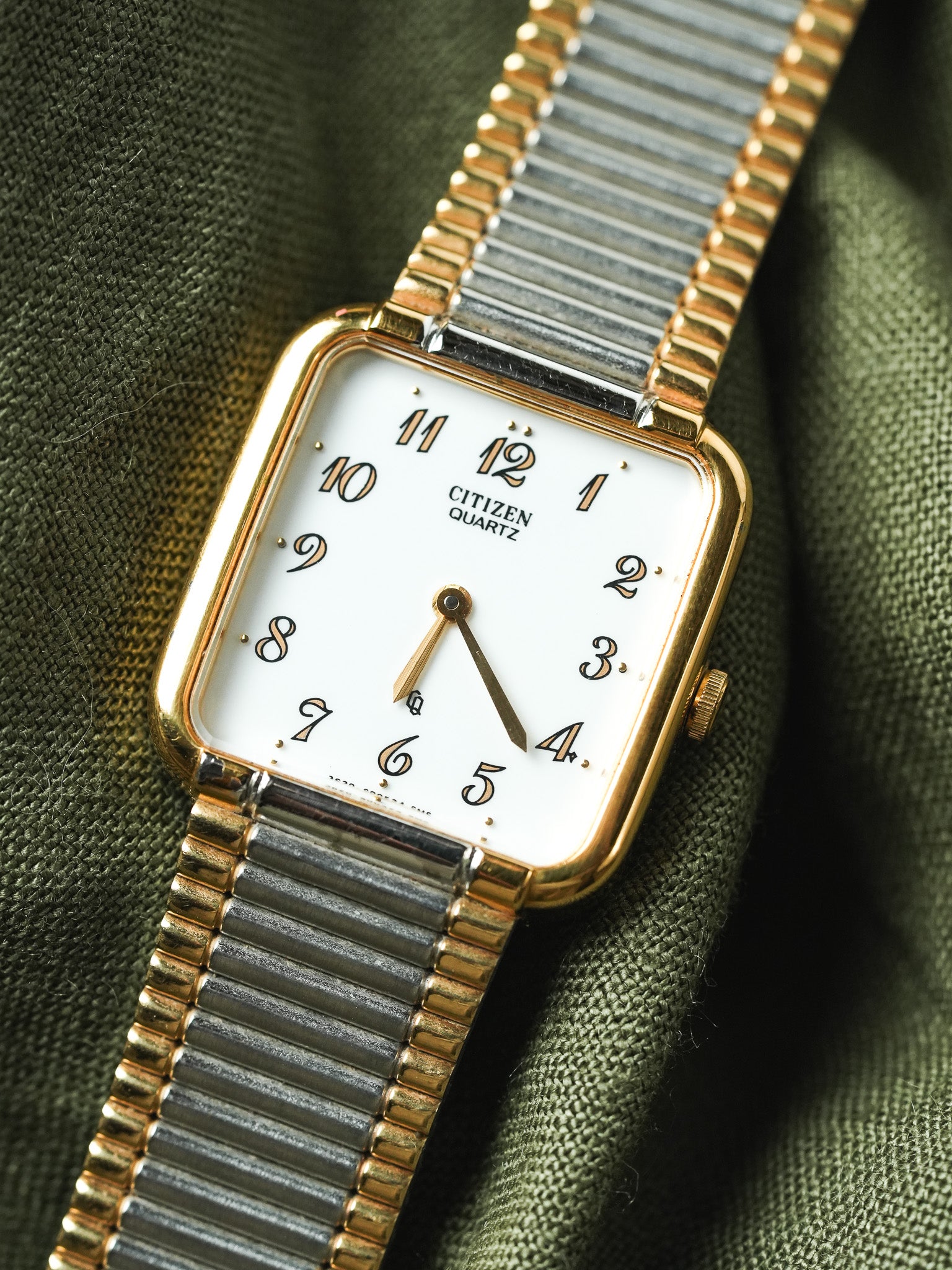 Citizen - Tank bracelet intégré acier or - NOS - 1990s - Atelier Victor - Vintage  Shop