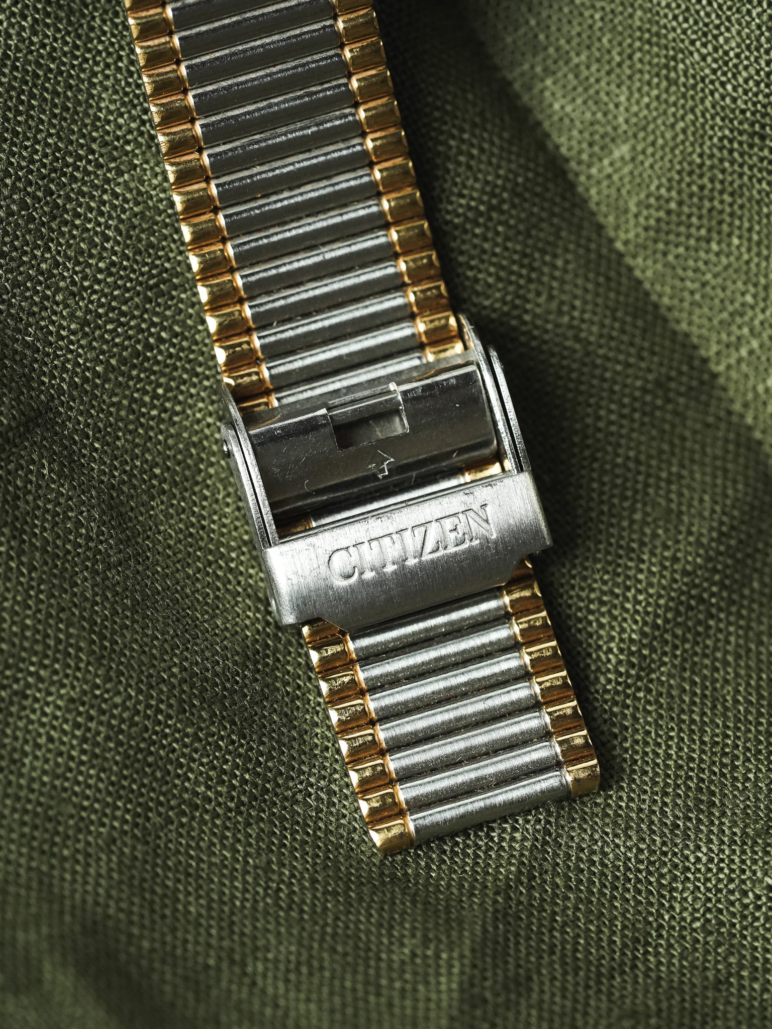 Citizen - Tank bracelet intégré acier or - NOS - 1990s - Atelier Victor - Vintage  Shop