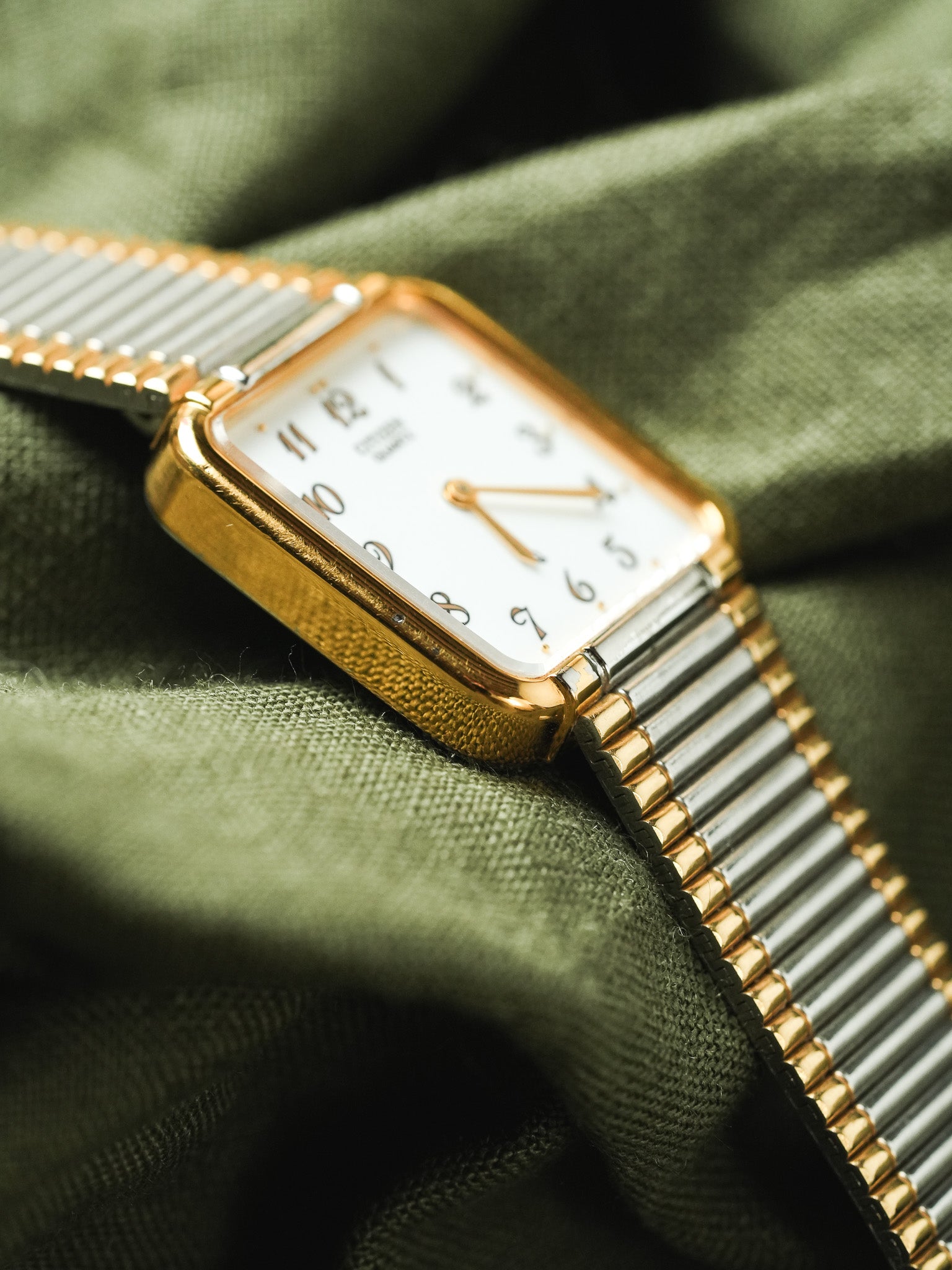 Citizen - Tank bracelet intégré acier or - NOS - 1990s - Atelier Victor - Vintage  Shop