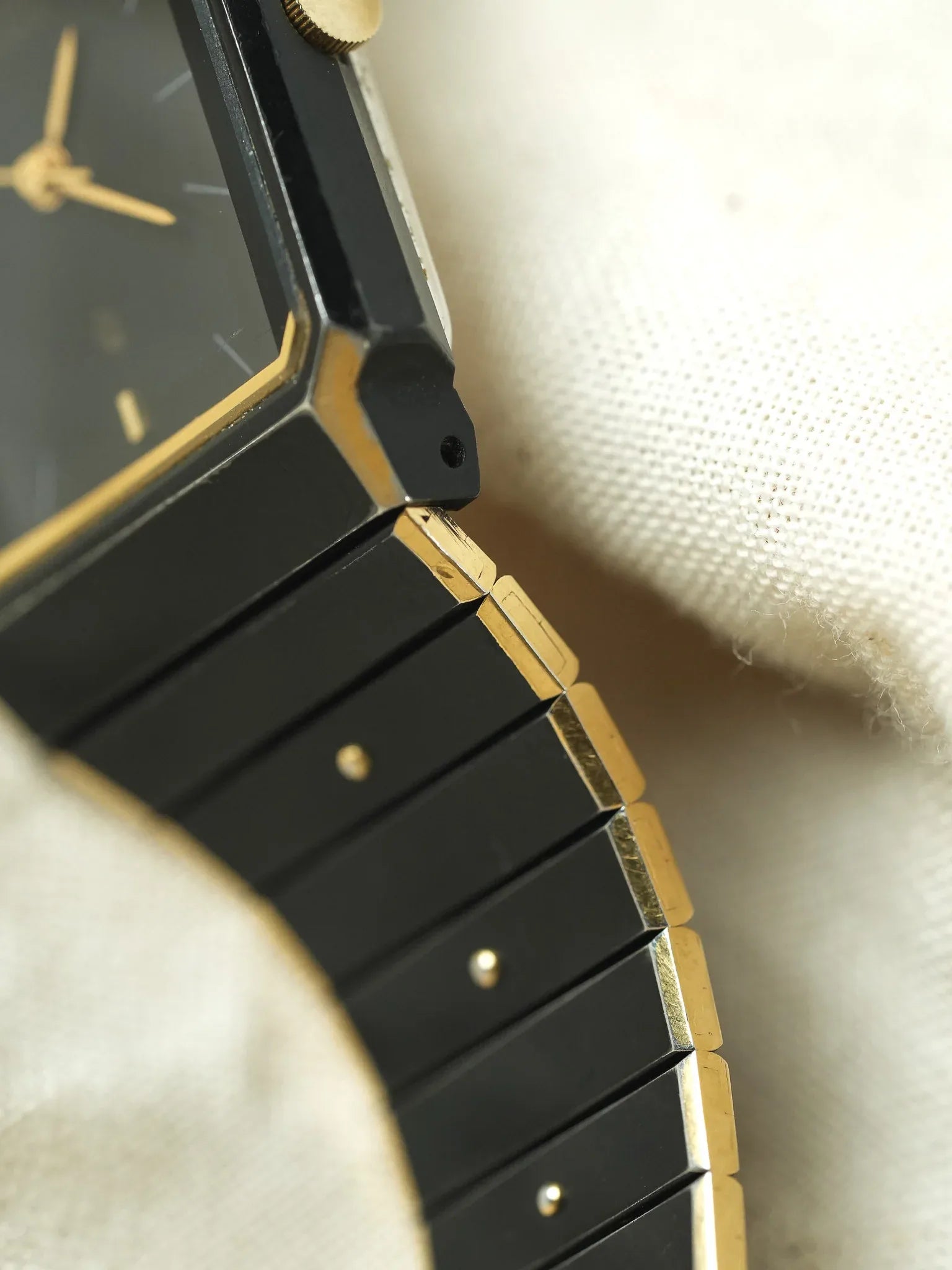 Citizen - Tank black PVD GOLD - 1985