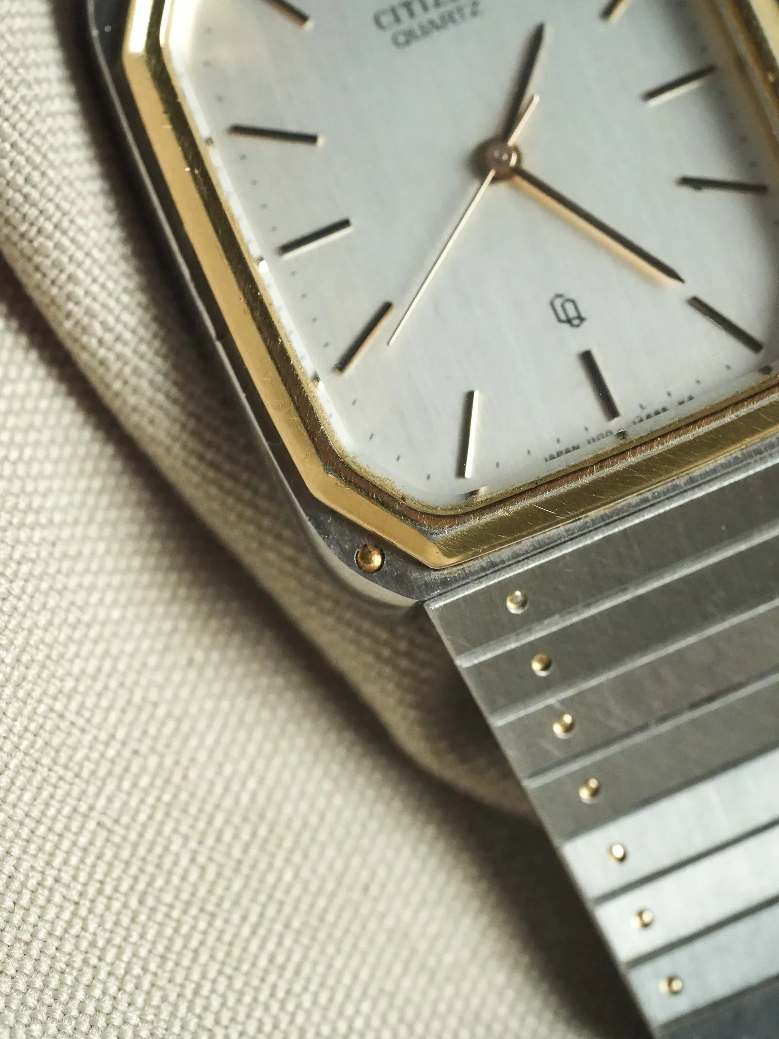 Citizen - Tank Royal Acier Or bracelet intégré - 1991 - Atelier Victor