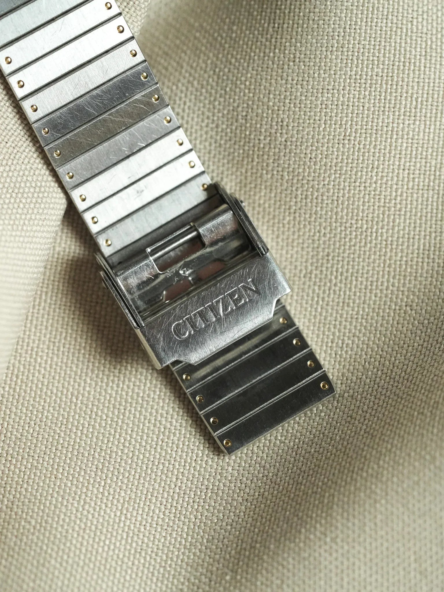 Citizen - Tank Royal Acier Or bracelet intégré - 1991 - Atelier Victor