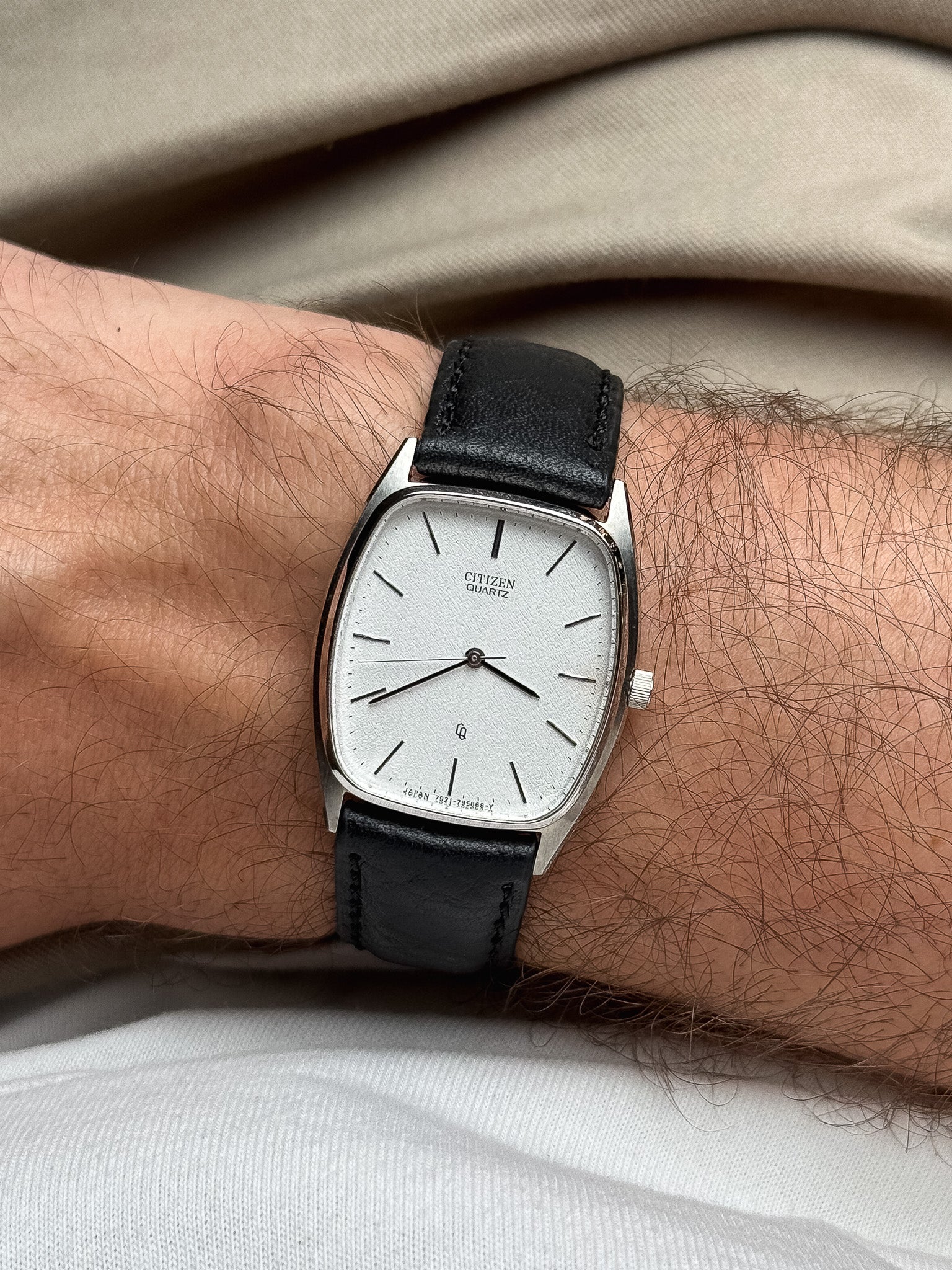 Citizen - Tonneau Acier Ultra slim Blanc sablé - NOS - 1989 - Atelier Victor - Vintage  Shop