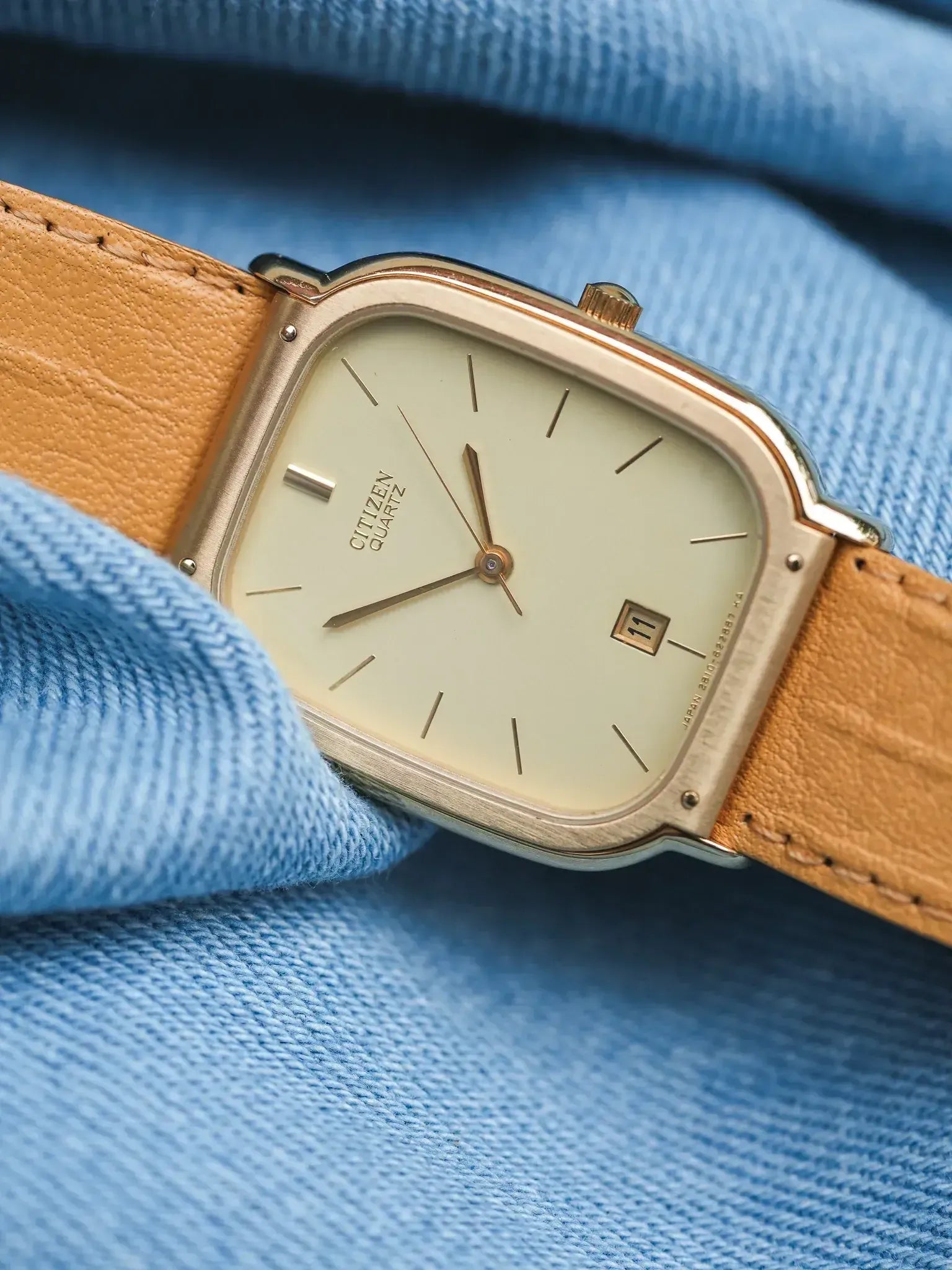 Citizen - Tonneau Lemon Or Date 6h - NOS - 1985