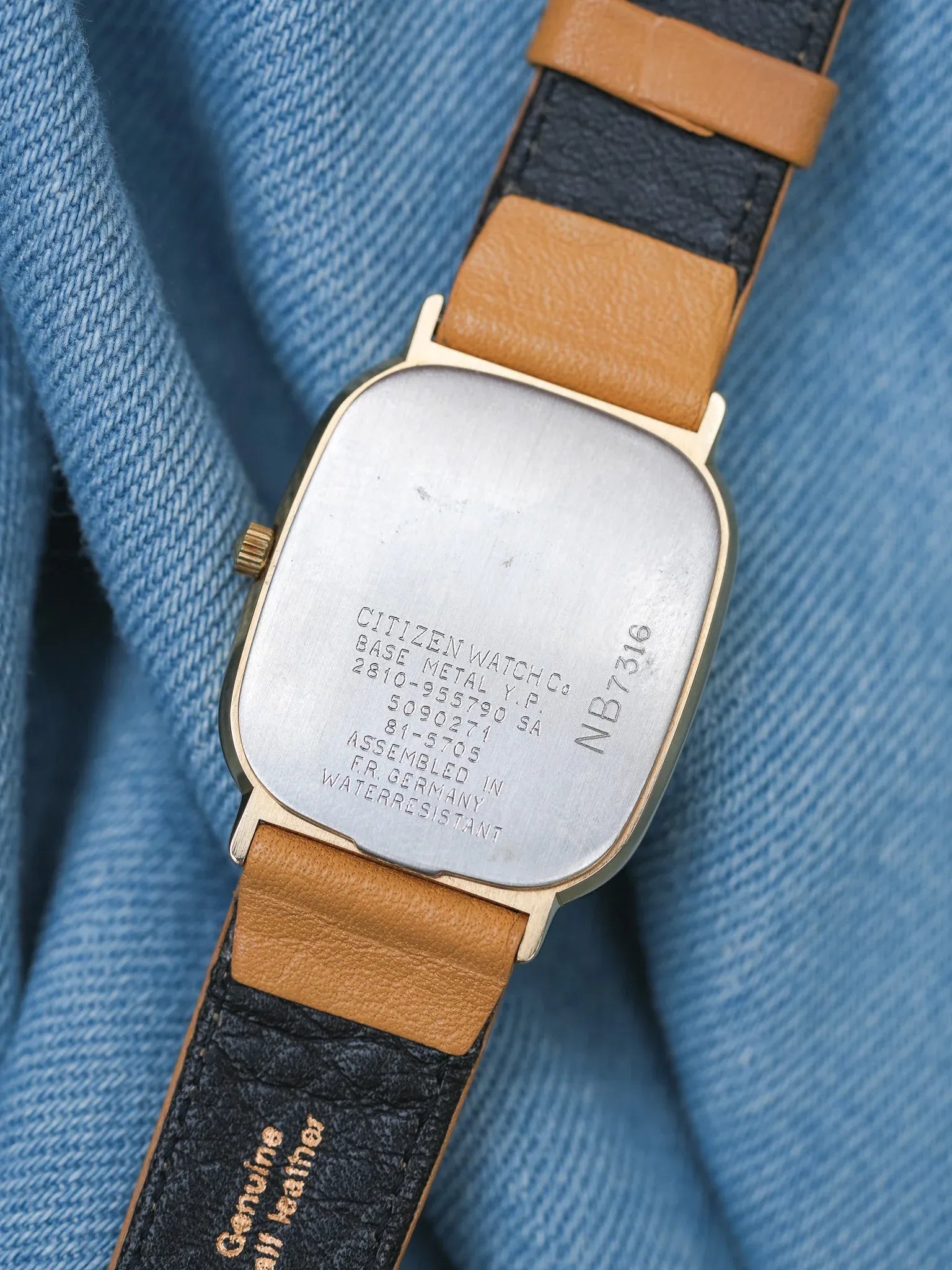 Citizen - Tonneau Citron Or Date 6h - NOS - 1985 - Atelier Victor - Vintage  Shop