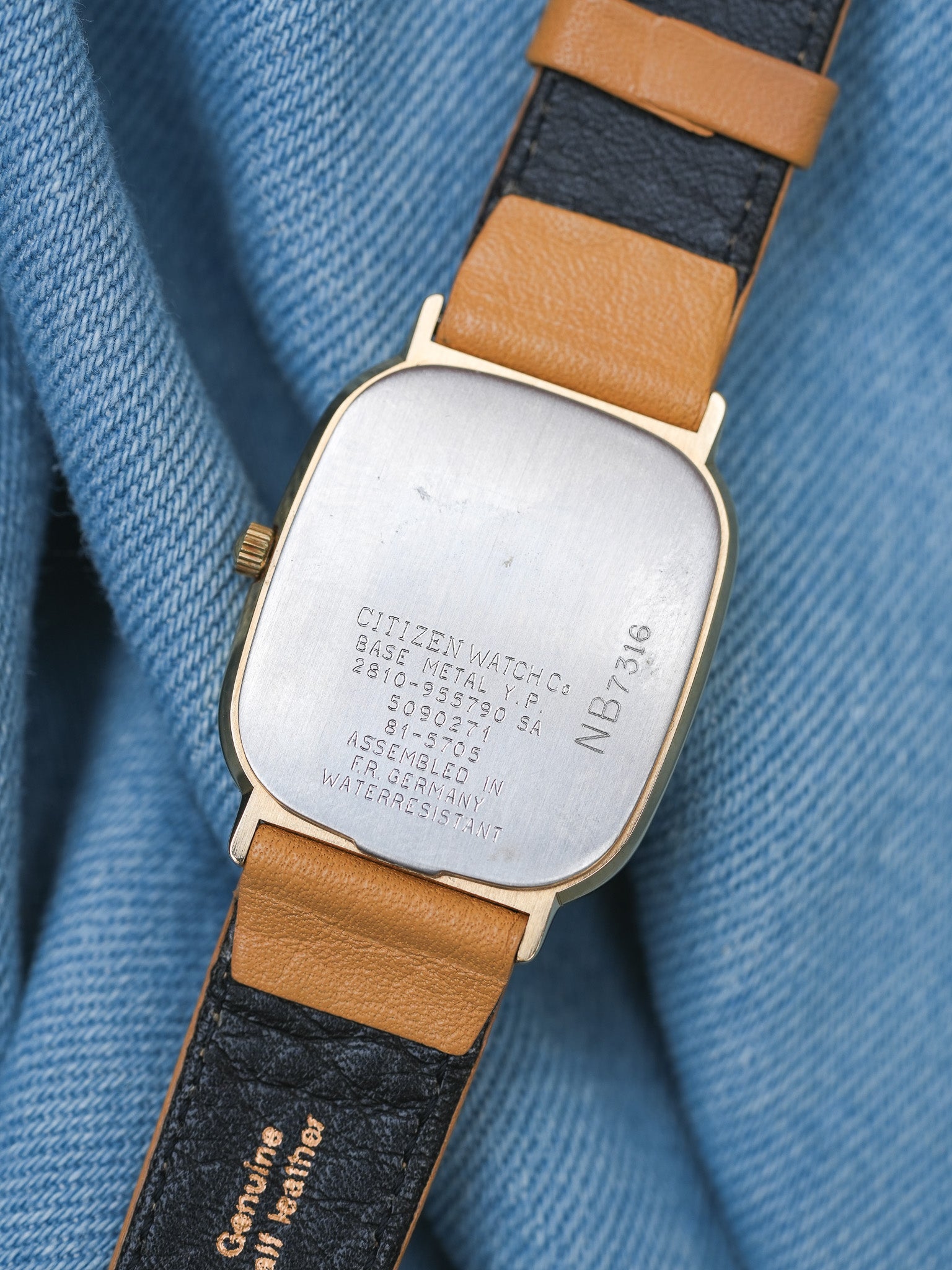 Citizen - Tonneau Citron Or Date 6h - NOS - 1985 - Atelier Victor - Vintage  Shop
