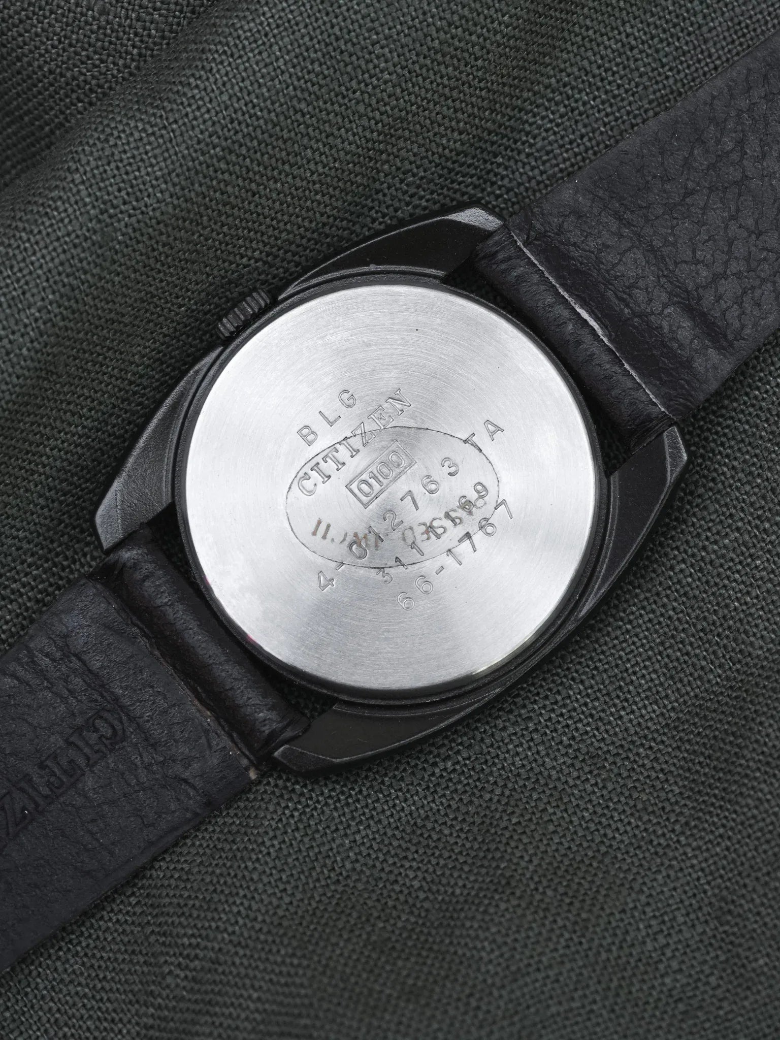 Citizen - Tonneau Noir Or - NOS - 1980s - Atelier Victor