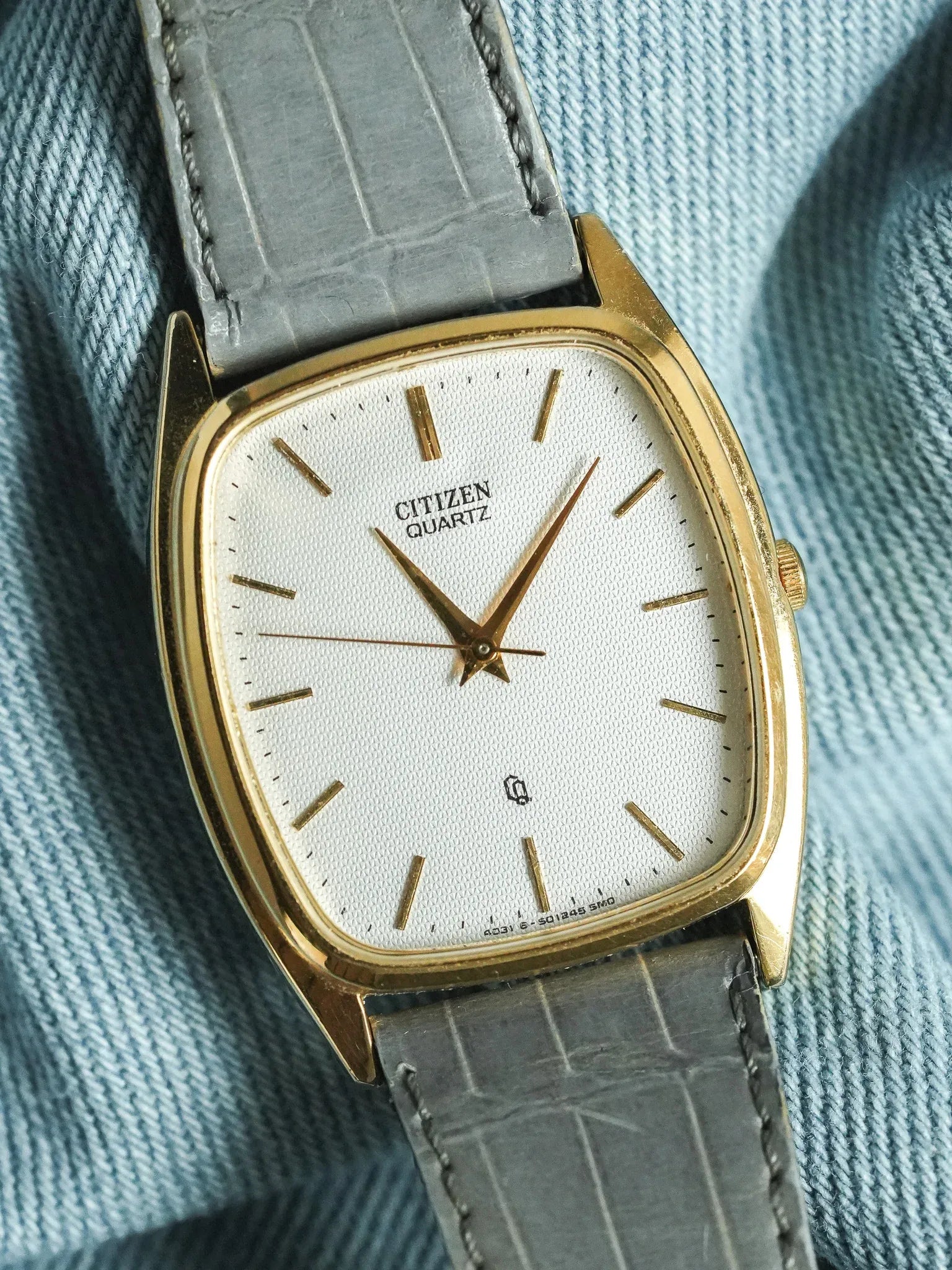 Citizen - Tonneau Gold Dial Clous de Paris Dauphine Hands - 1996