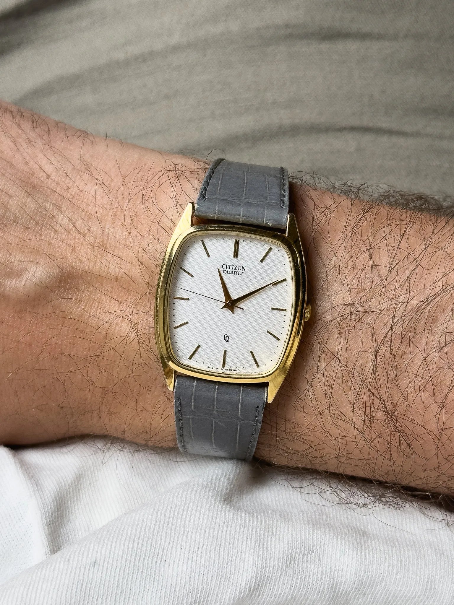 Citizen - Tonneau Or Cadran Clous de Paris Aiguilles dauphines - 1996 - Atelier Victor - Vintage  Shop