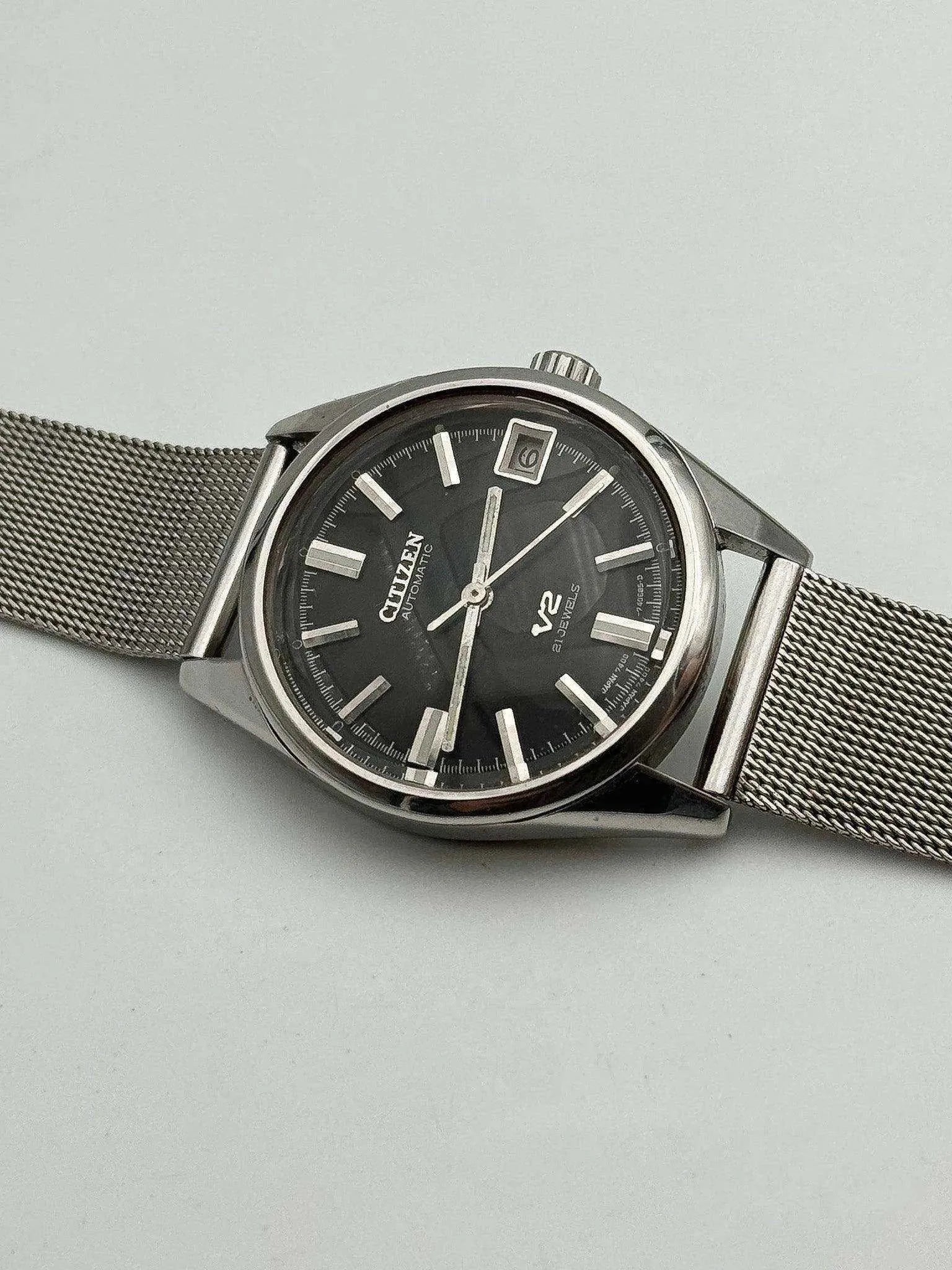 Citizen - V2 Black Dial - 1980s - Atelier Victor Paris - Vintage Watch Shop Dubai