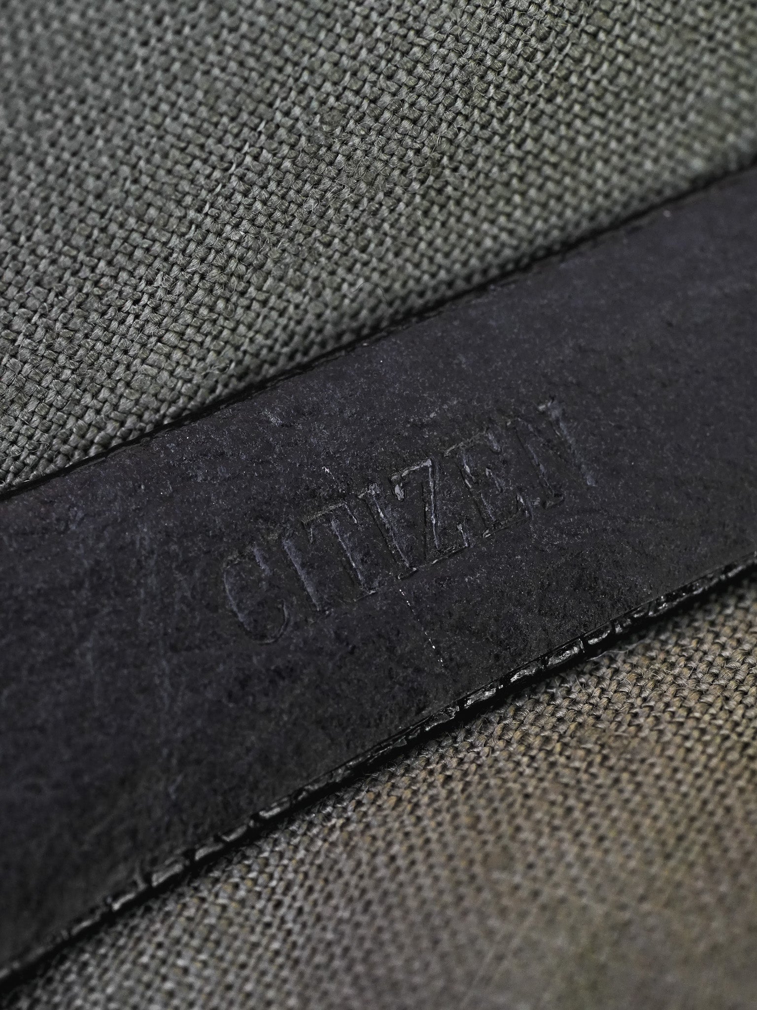 Citzen - Tank Allongée Noir Or - NOS - 1980s - Atelier Victor - Vintage  Shop