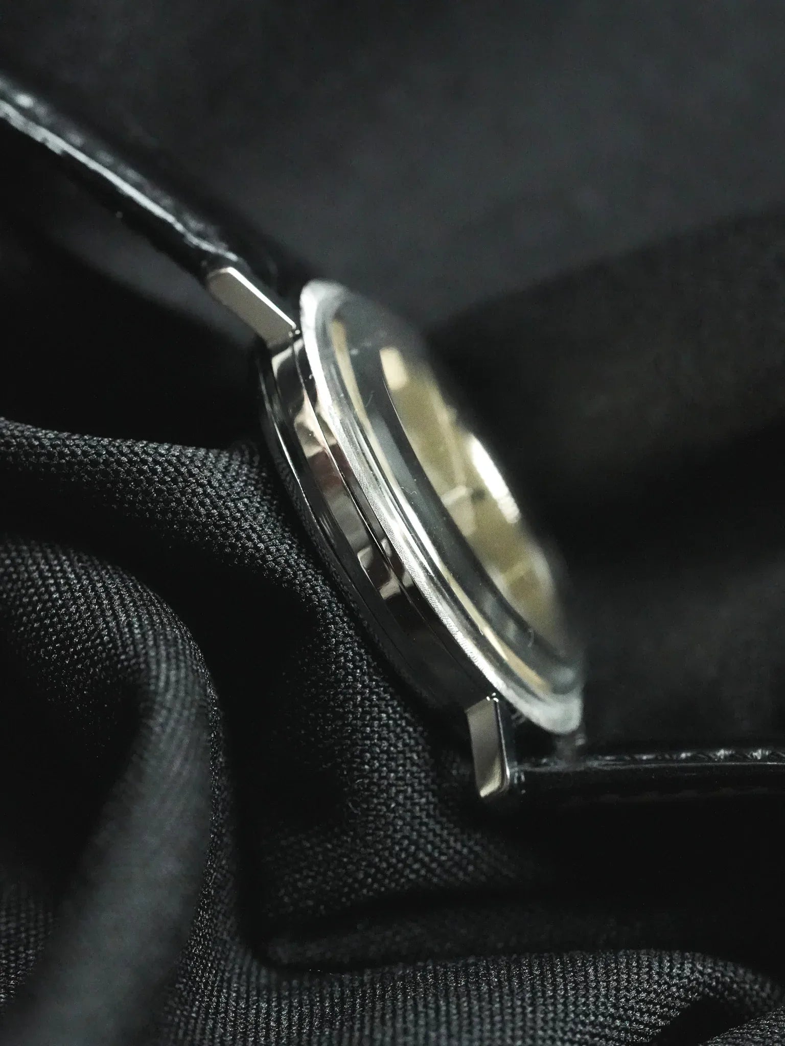 Corum - Acier Cadran Lin Argent - 1980s - Atelier Victor