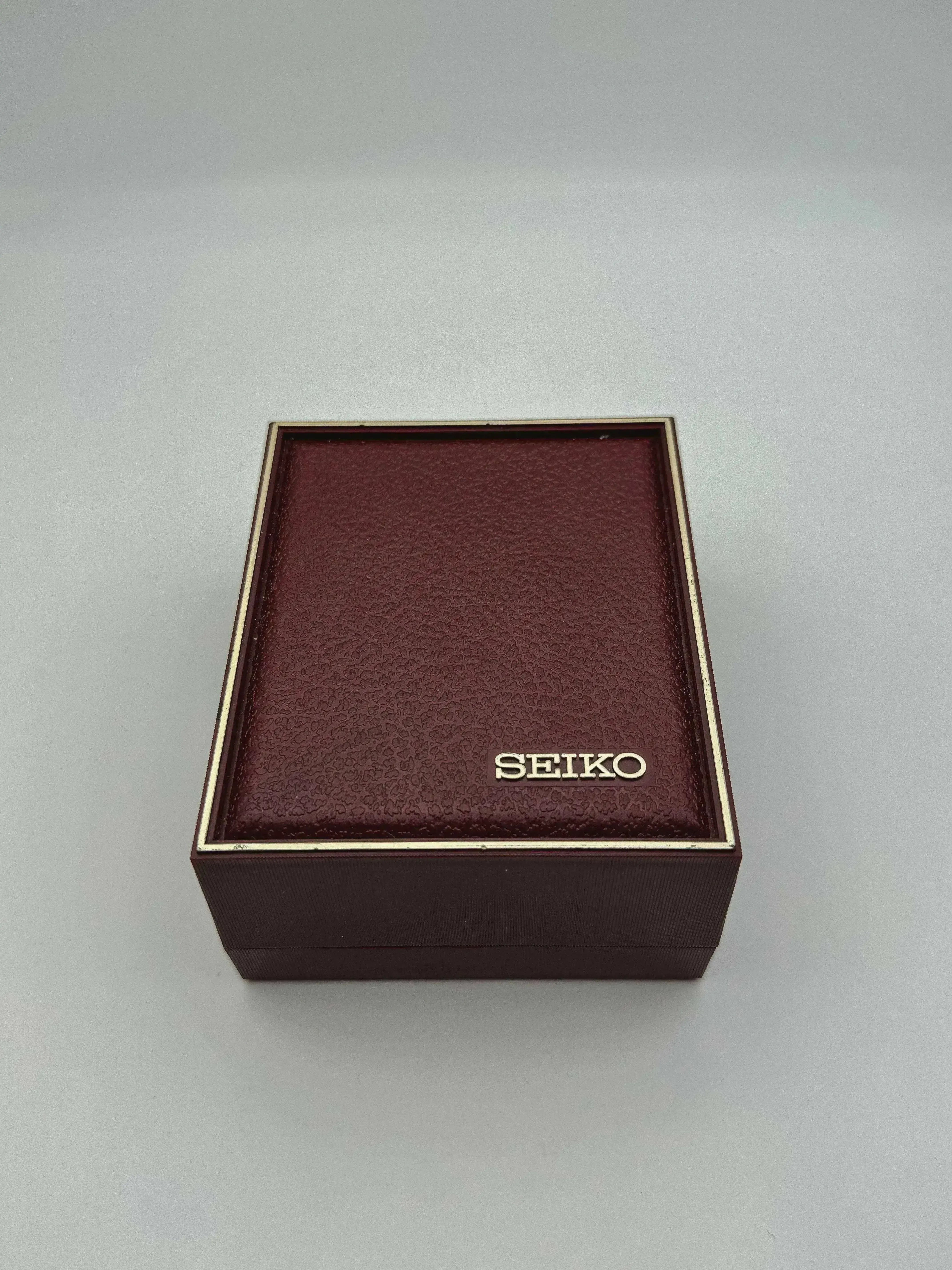 Ecrin de montre - Seiko Vintage - Rouge Beige - Atelier Victor