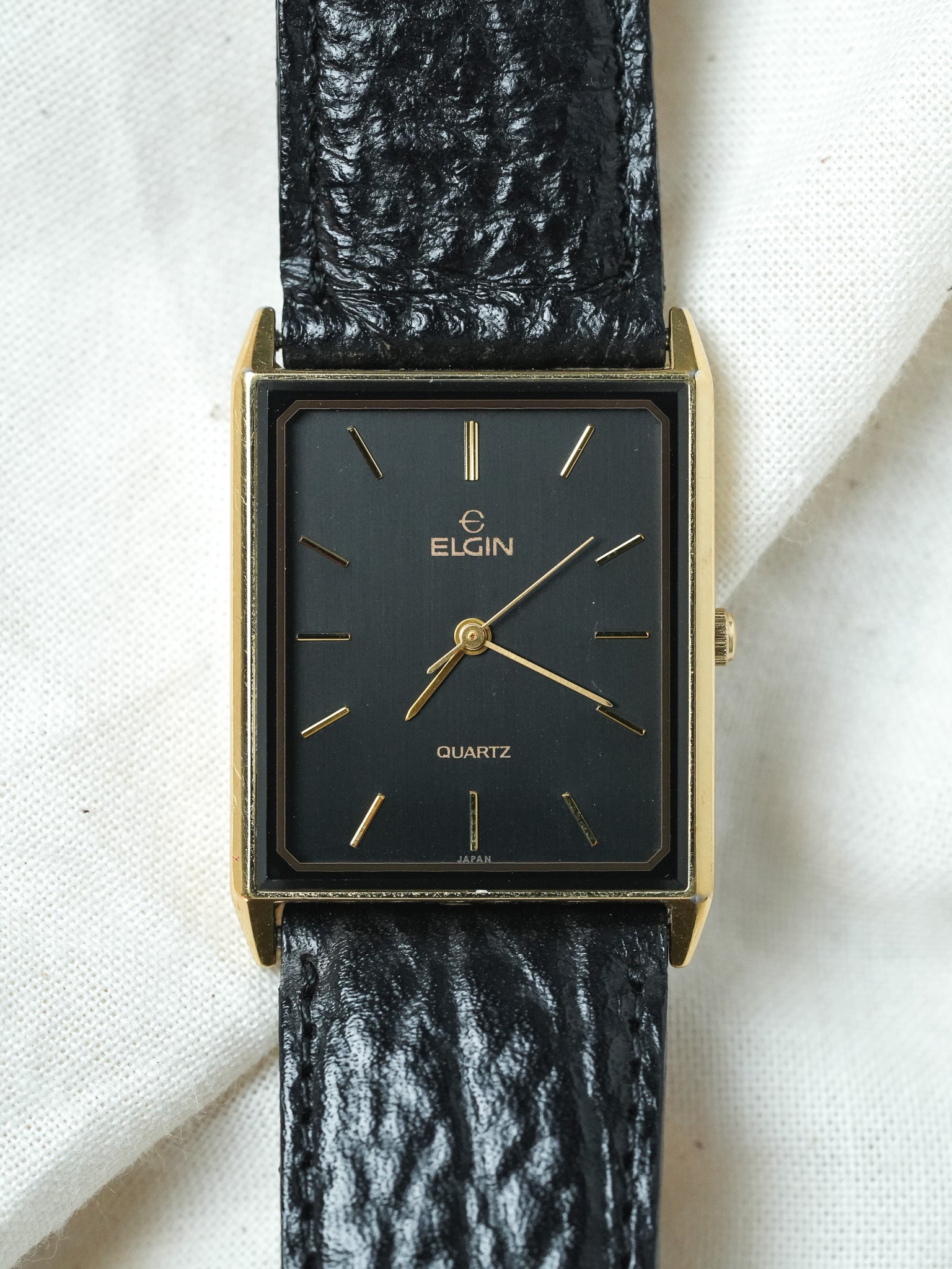 Elgin - Tank Or Laque Noir cadran noir - 1990s - Atelier Victor - Vintage  Shop