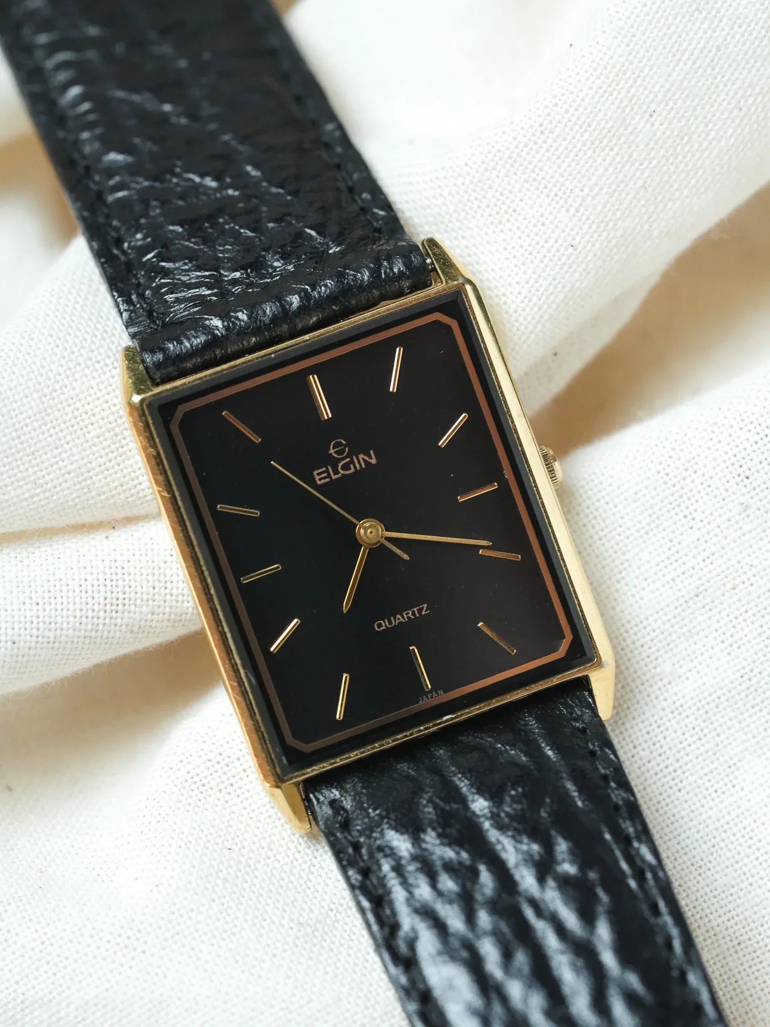 Elgin - Tank Or Laque Noir cadran noir - 1990s - Atelier Victor - Vintage  Shop