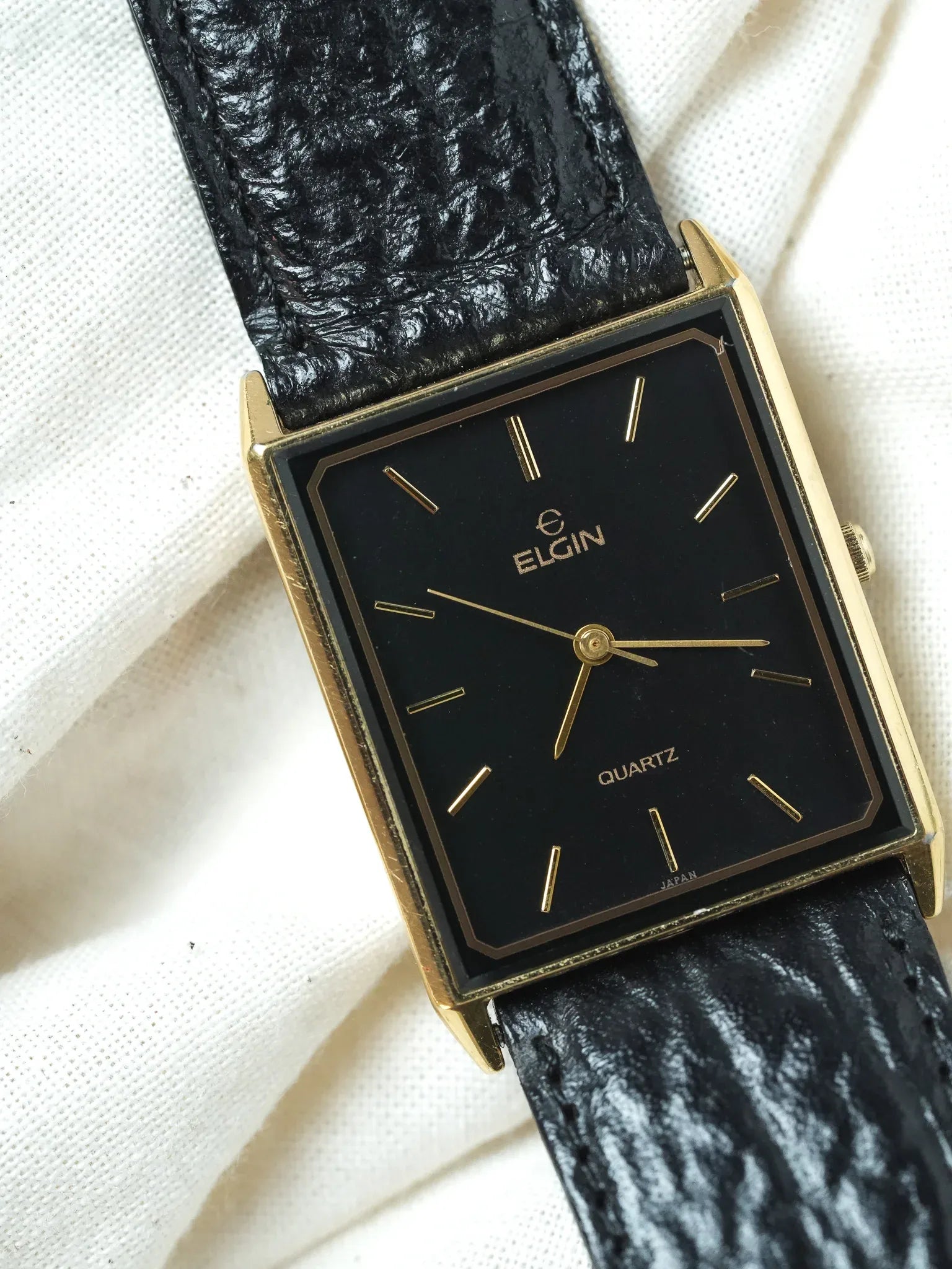 Elgin - Tank Or Laque Noir cadran noir - 1990s - Atelier Victor - Vintage  Shop