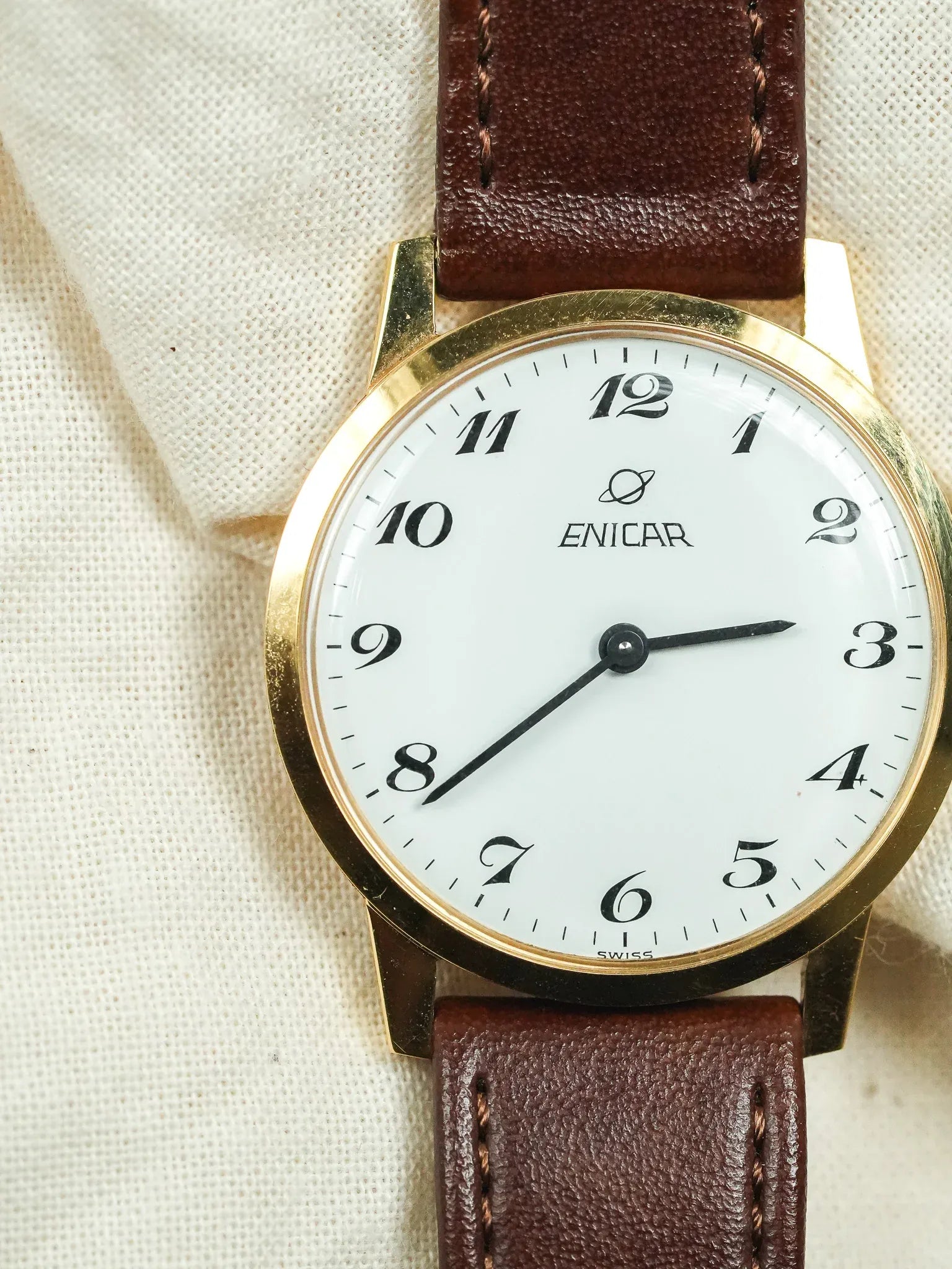 Enicar - Plaqué Or Ultra slim Cadran blanc - 1980s - Atelier Victor - Vintage  Shop