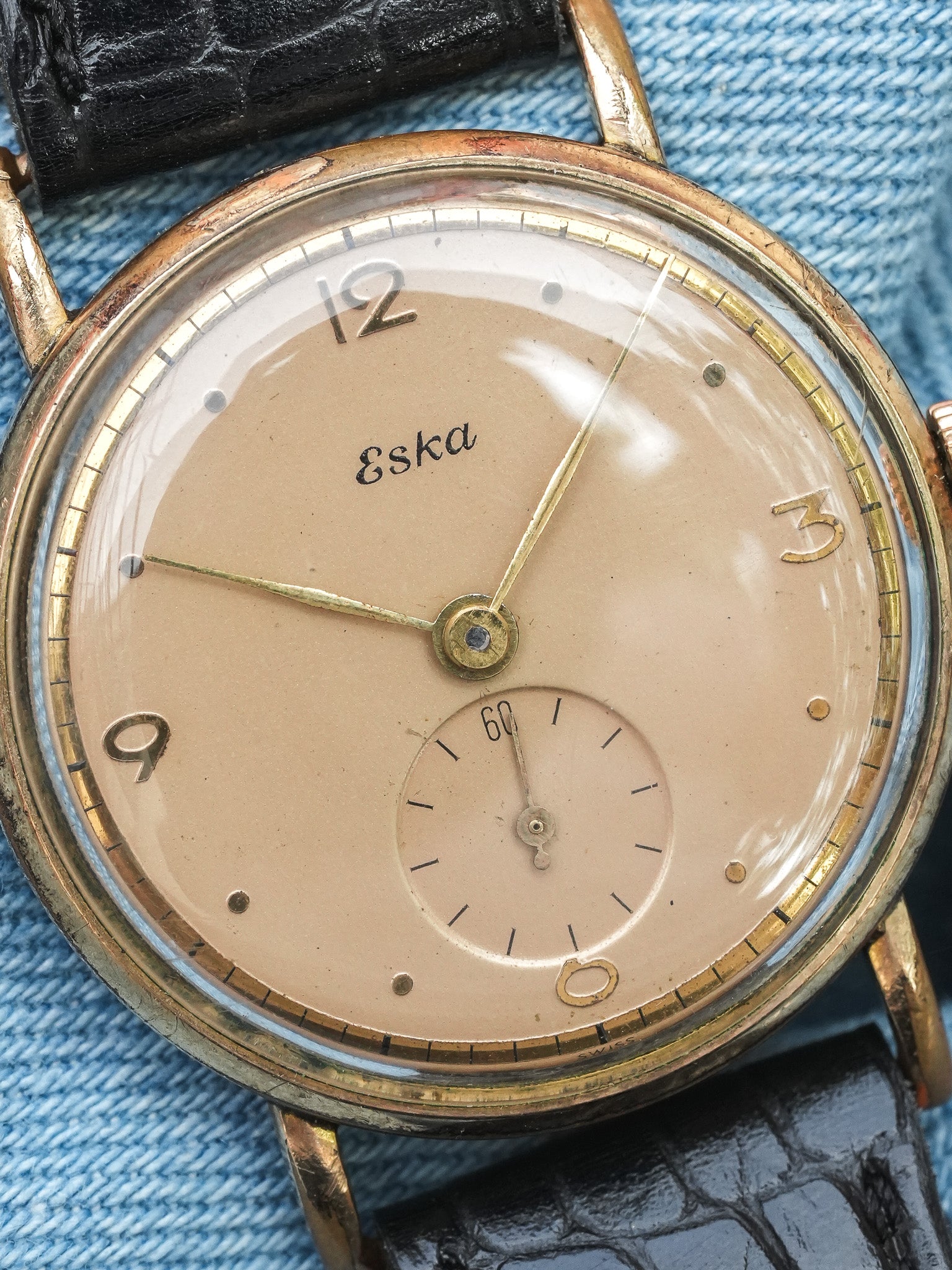 Eska - Calatrava Tear drops plaqué or cadran saumon - 1950s - Atelier Victor Paris - Vintage Watch Shop Dubai