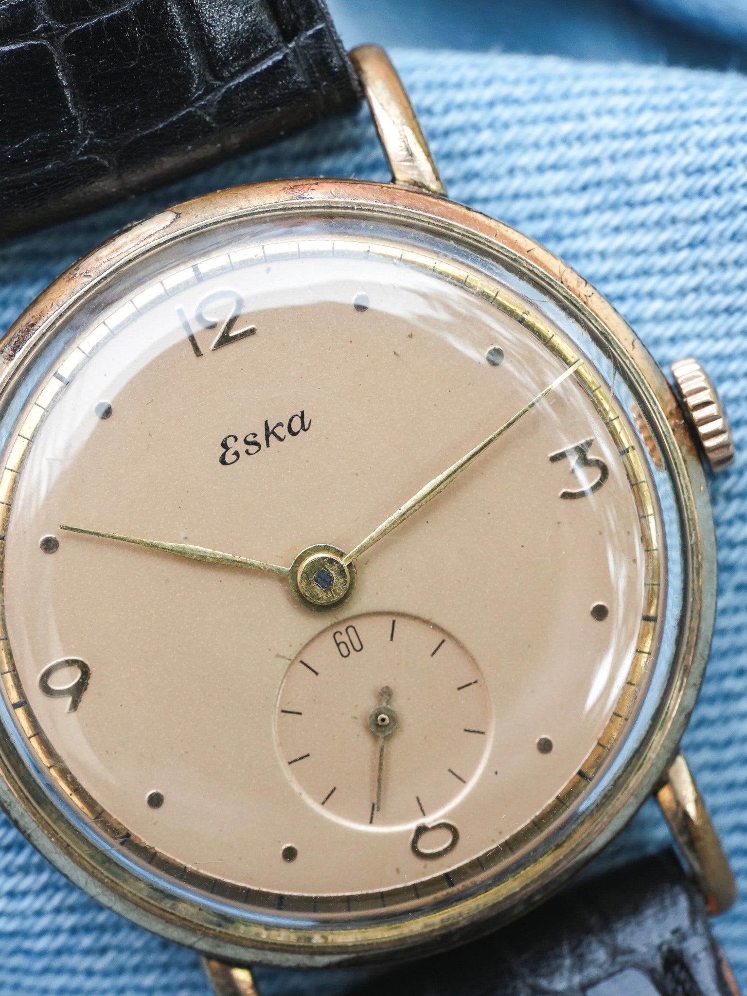 Eska - Calatrava Tear drops plaqué or cadran saumon - 1950s - Atelier Victor Paris - Vintage Watch Shop Dubai