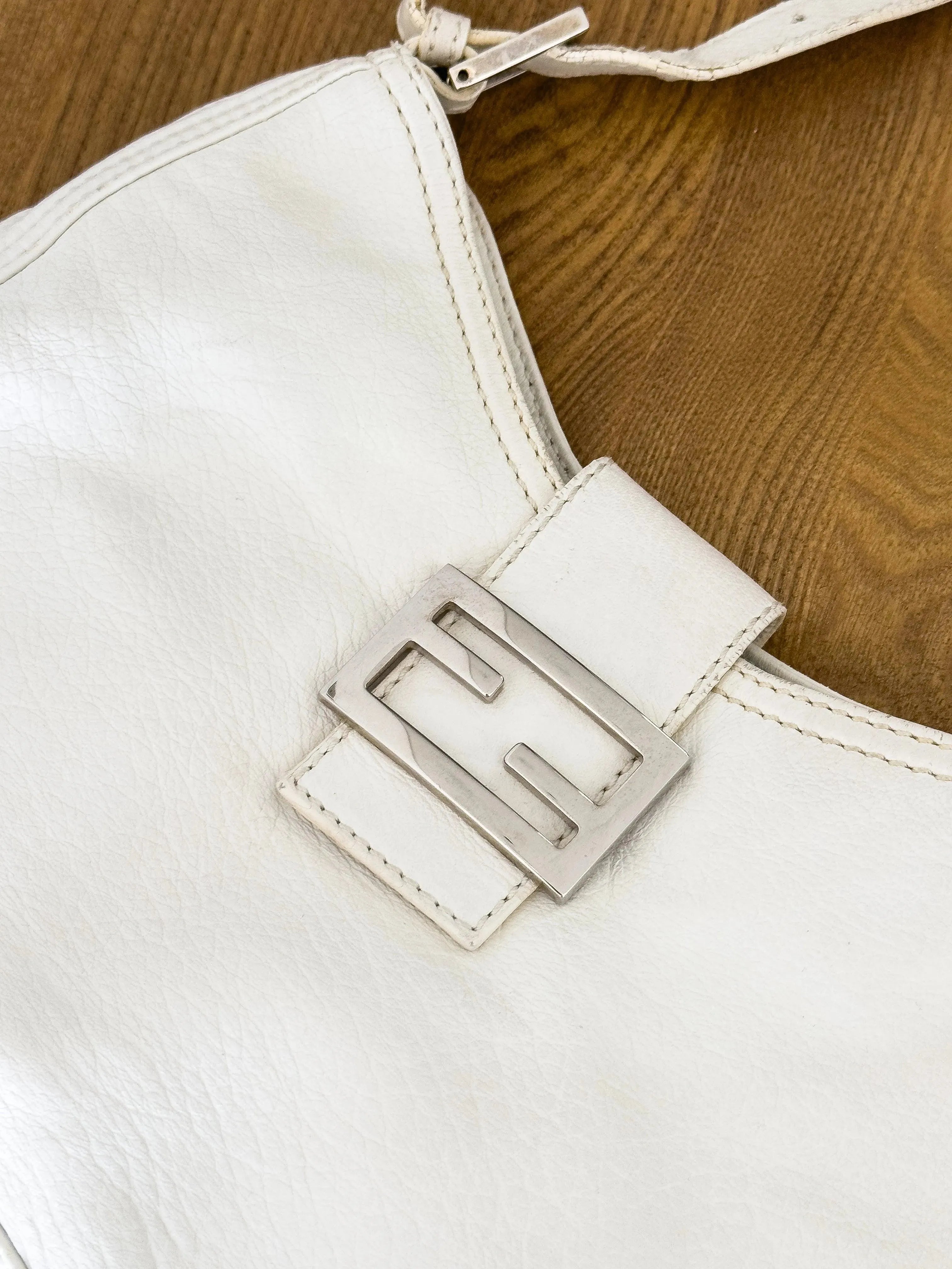 Fendi - Sac à main Baguette Blanc - Atelier Victor Paris - Vintage Watch Shop Dubai