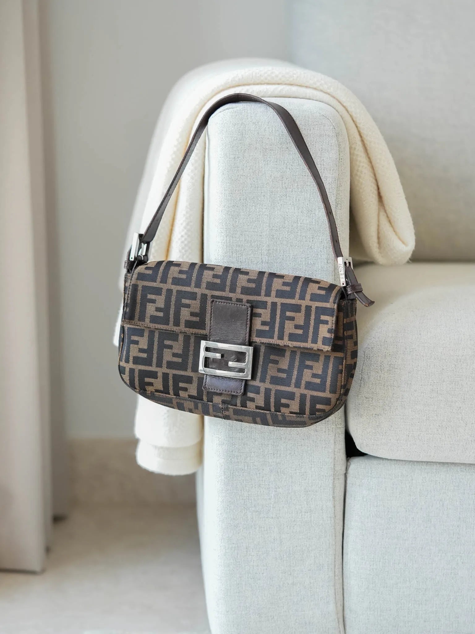 Fendi - Sac à main Baguette en Toile - Atelier Victor