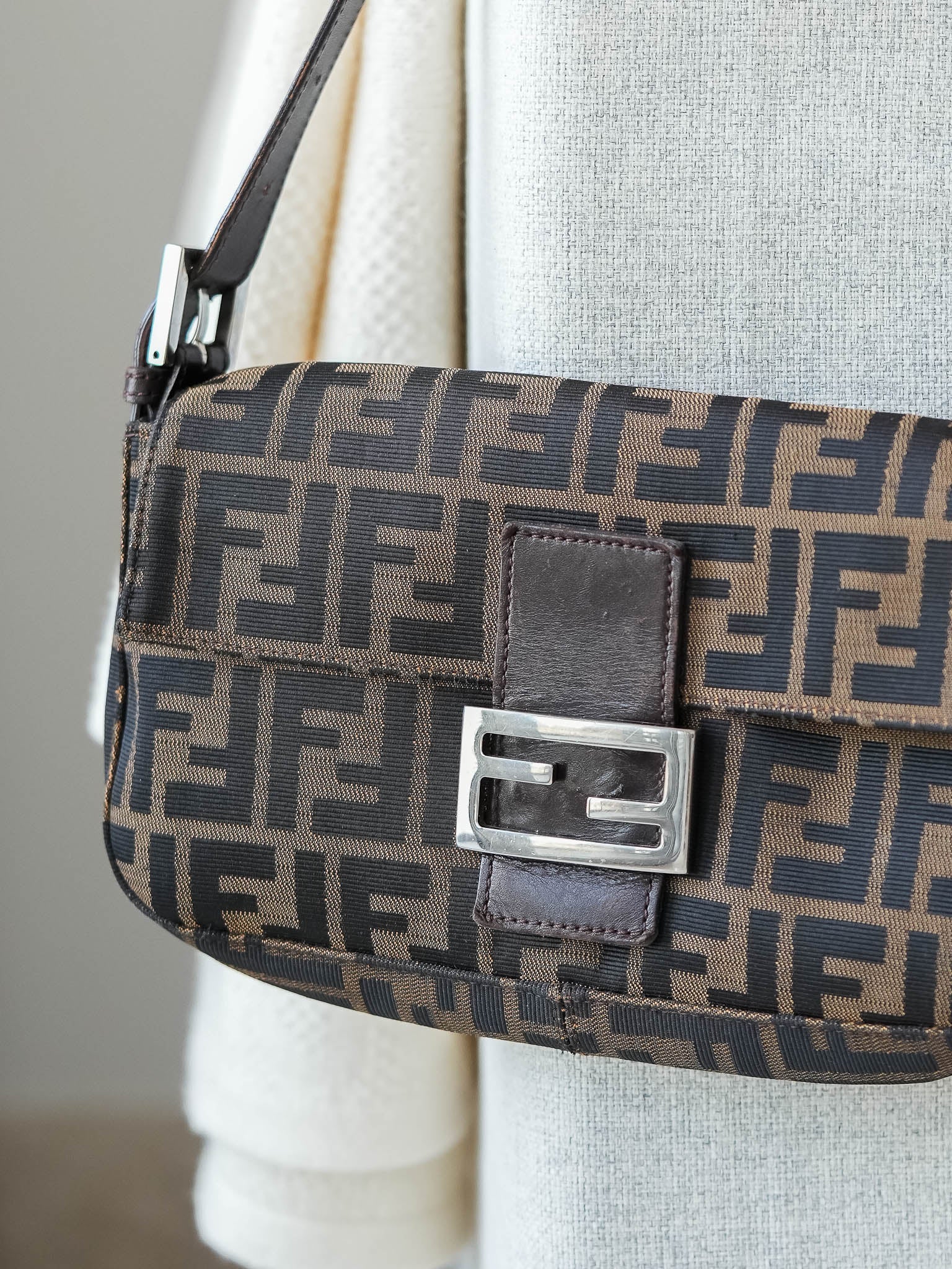 Fendi - Sac à main Baguette en Toile - Atelier Victor - Vintage  Shop