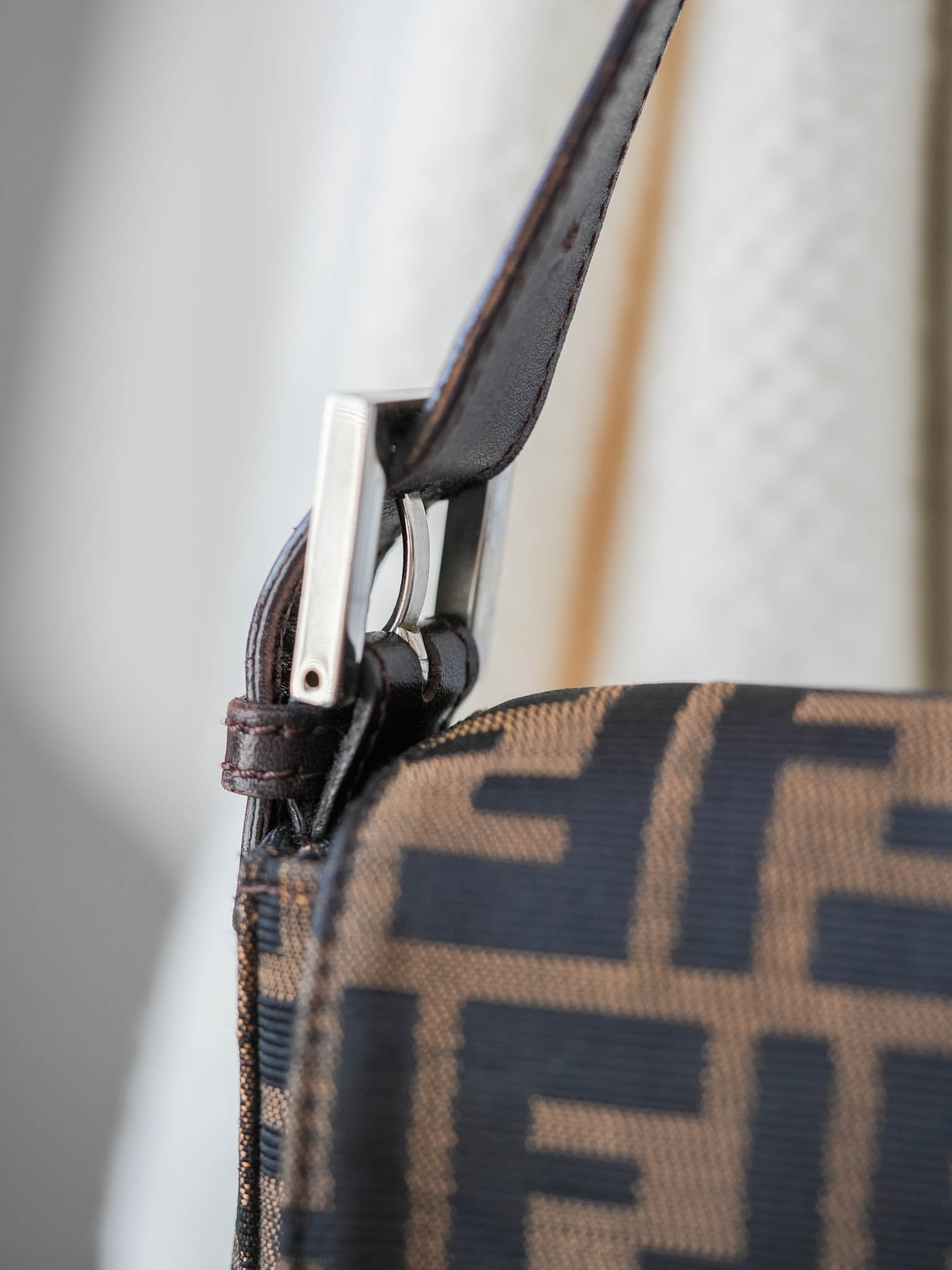 Fendi - Sac à main Baguette en Toile - Atelier Victor - Vintage  Shop