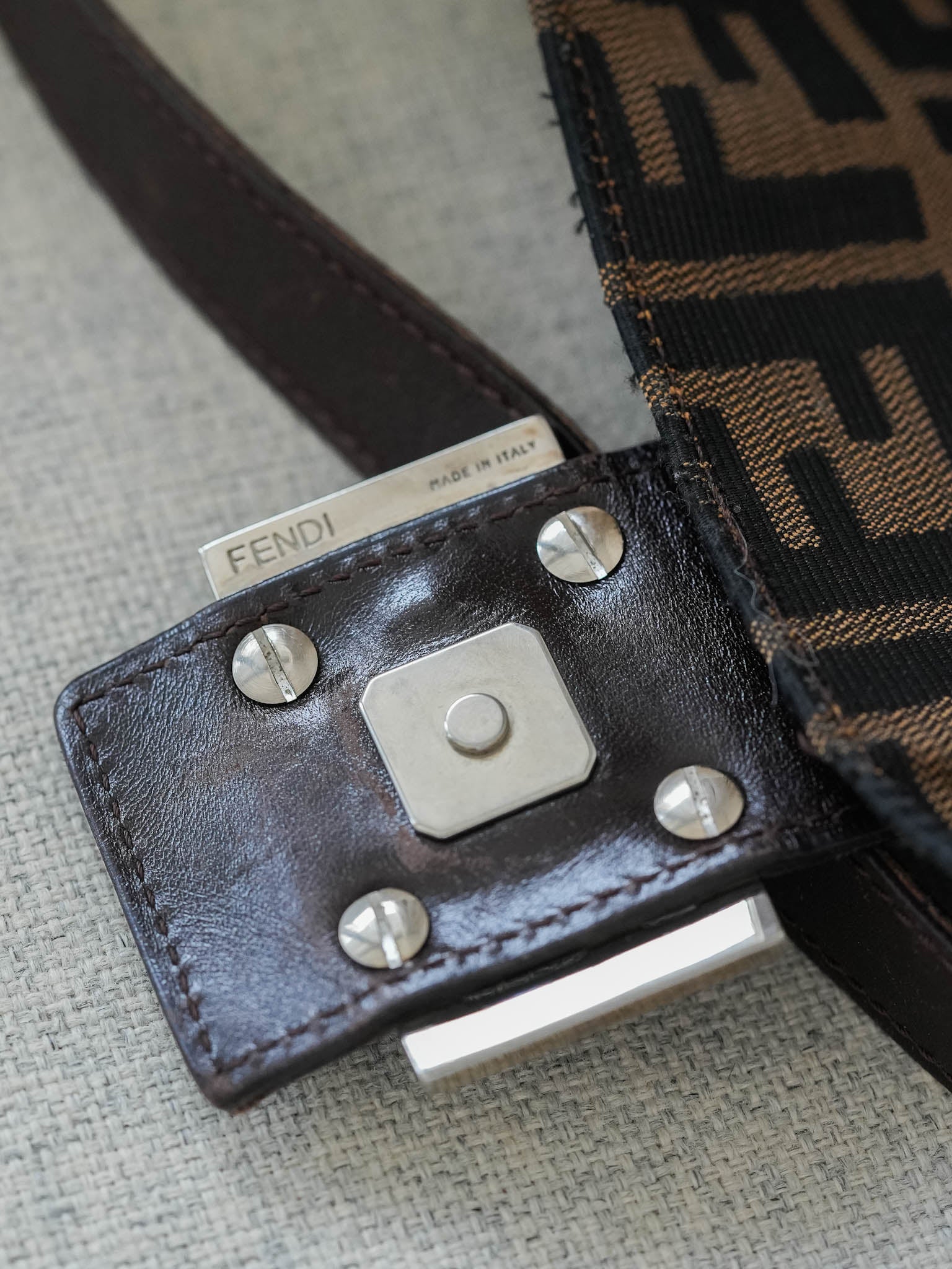 Fendi - Sac à main Baguette en Toile - Atelier Victor - Vintage  Shop