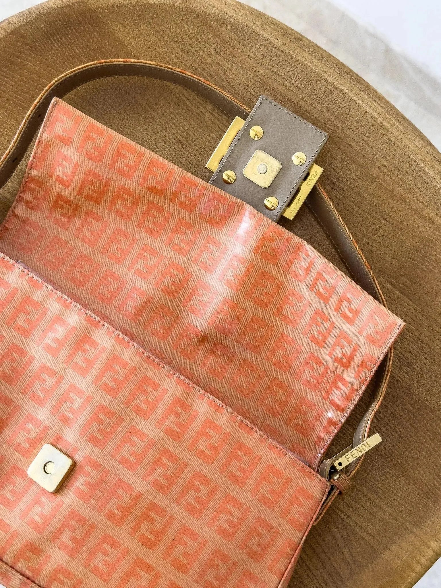 Fendi - Sac à main Baguette Orange - Atelier Victor Paris - Vintage Watch Shop Dubai