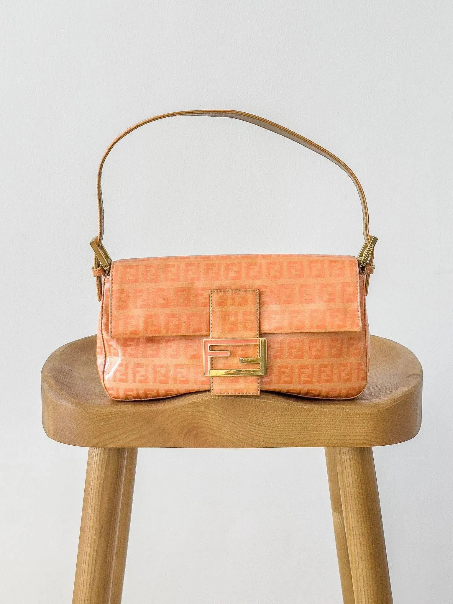 Fendi - Sac à main Baguette Orange - Atelier Victor Paris - Vintage Watch Shop Dubai
