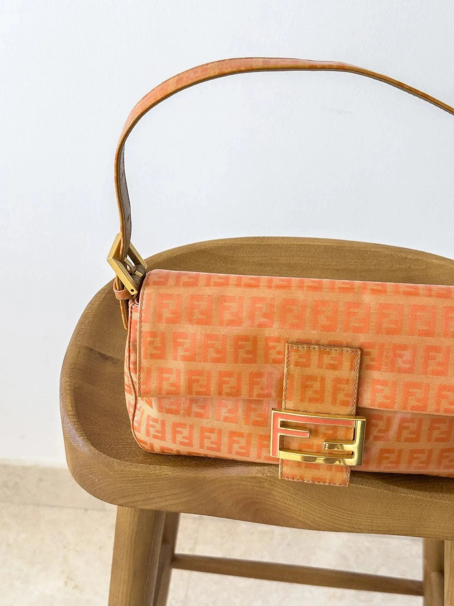 Fendi - Sac à main Baguette Orange - Atelier Victor Paris - Vintage Watch Shop Dubai