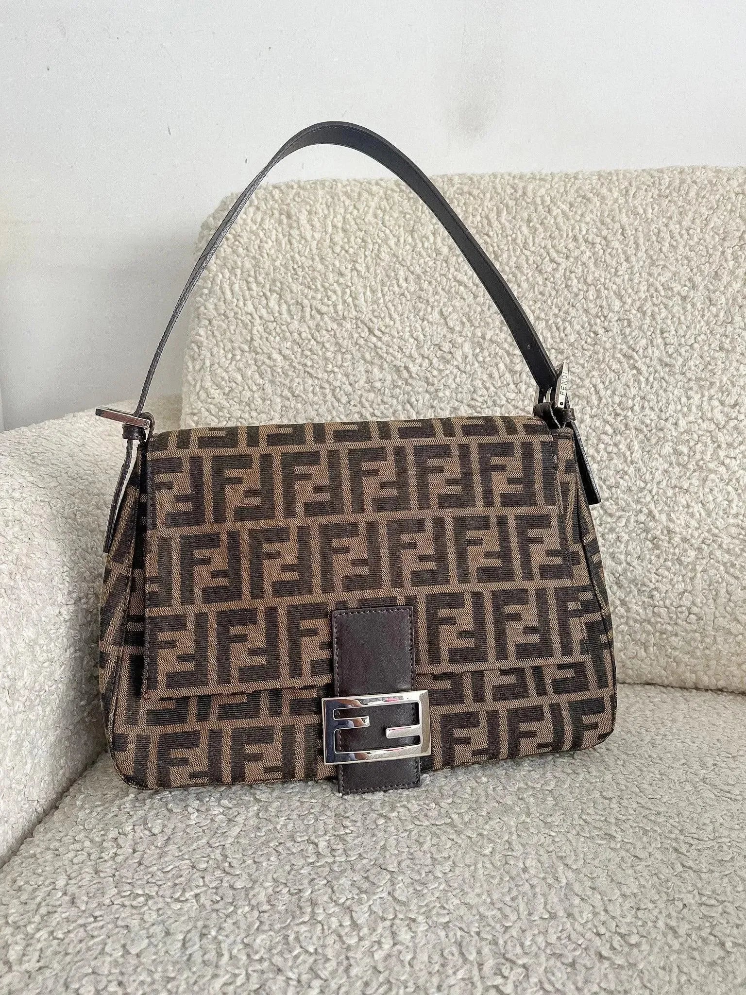 Fendi - Sac à main Mamma Baguette - Atelier Victor - Vintage  Shop