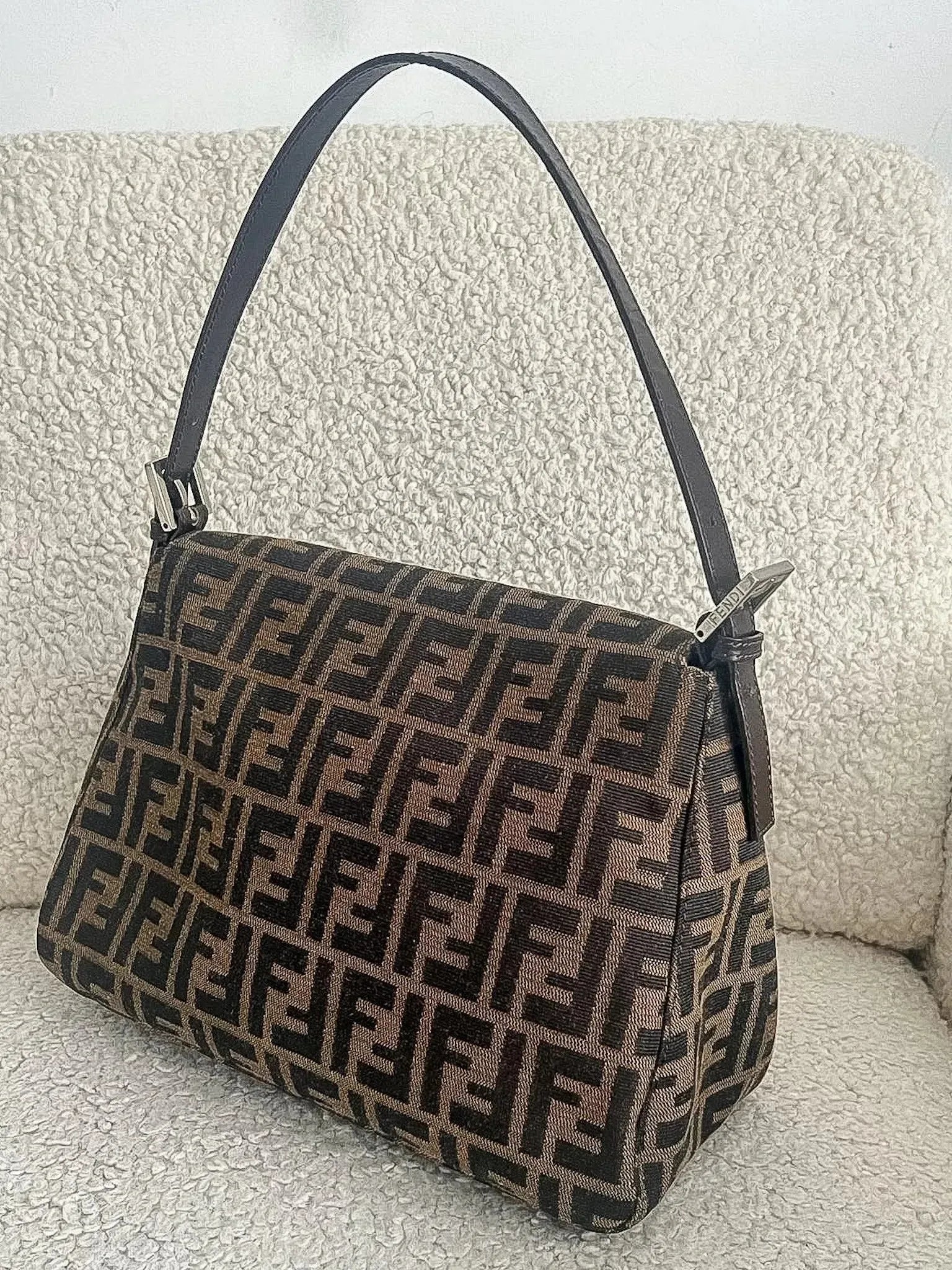 Fendi - Sac à main Mamma Baguette - Atelier Victor - Vintage  Shop