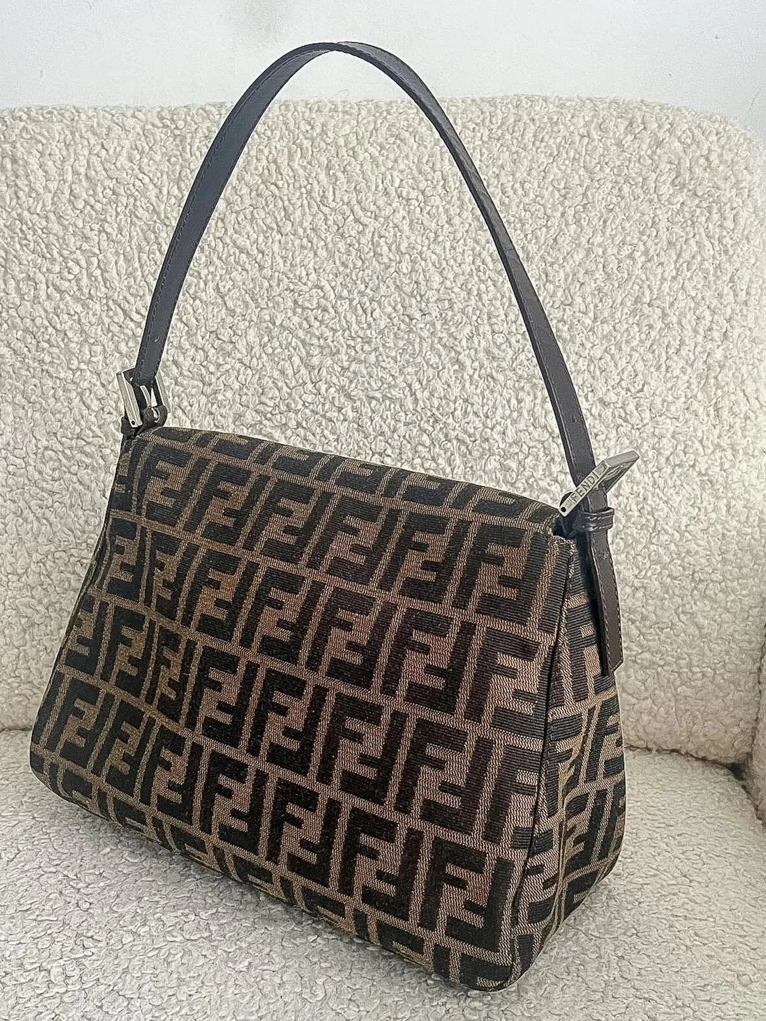 Fendi - Sac à main Mamma Baguette - Atelier Victor - Vintage  Shop