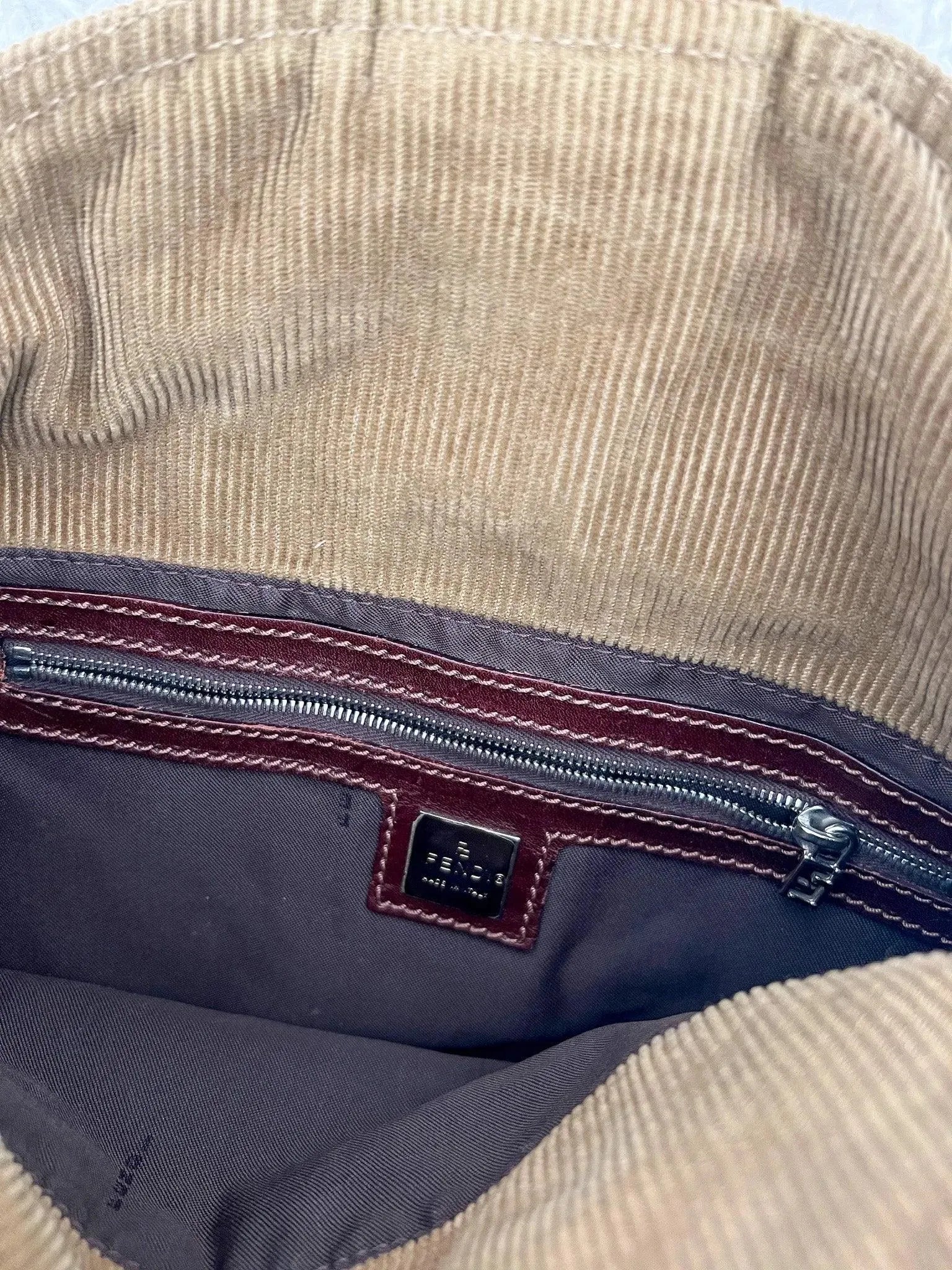 Fendi - Sac à main Mamma Baguette Suede - Atelier Victor Paris - Vintage Watch Shop Dubai