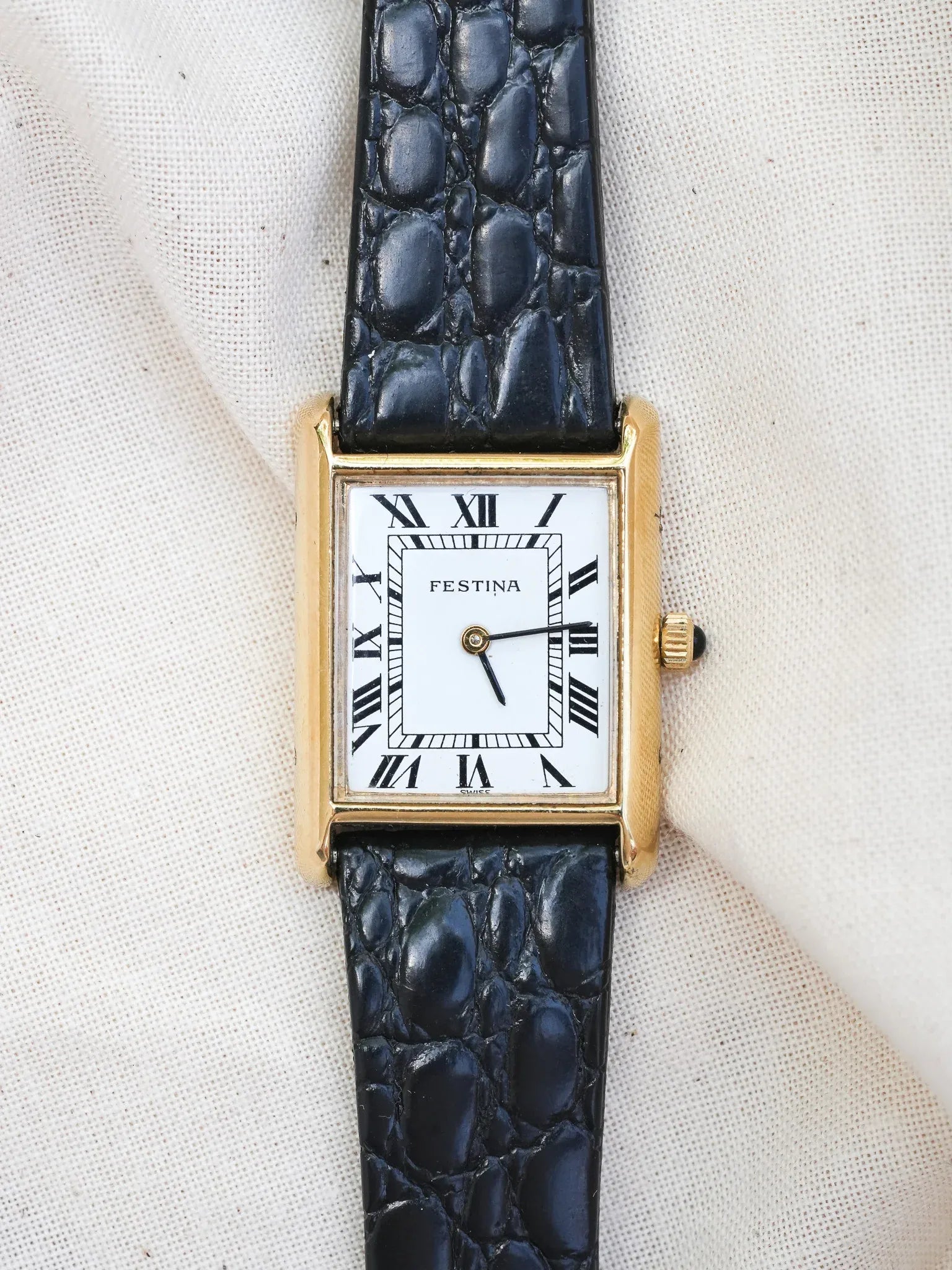 Festina - Tank Romain Blanc Plaqué or - 1980s - Atelier Victor - Vintage  Shop
