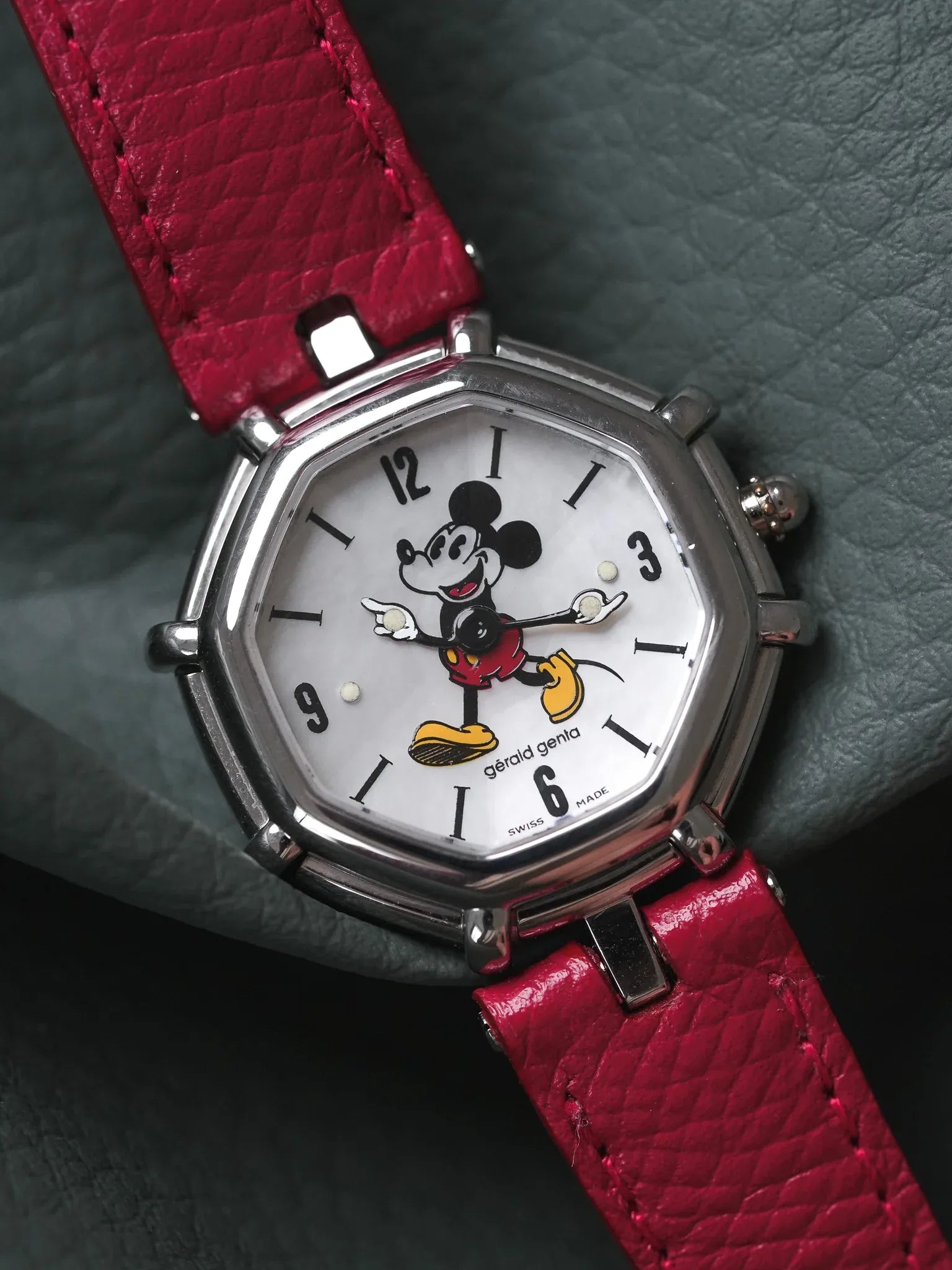 Gerald Genta - Mickey Mouse Disney 27mm Nacre Facetté - 1990s - Atelier Victor